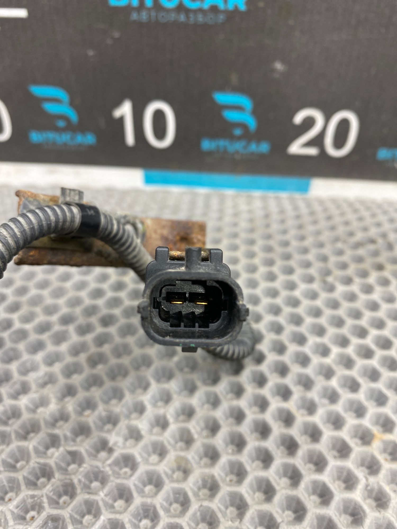 https://ycs.partsauto.market/partsauto-images/thmbs/userImages/c8f07ba63eb5b2f0f6006ea854bf8f7d/part/503aefbc-3c66-4921-9ec2-81e9e7c5ff97_1777390522124.jpg