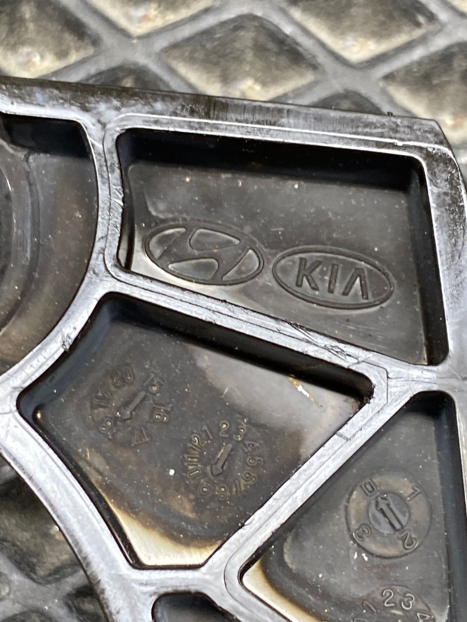 https://ycs.partsauto.market/partsauto-images/thmbs/userImages/c8f07ba63eb5b2f0f6006ea854bf8f7d/part/50726520-6eb0-46d4-9e0c-c8a6928ca7b9_1777272781442.jpg