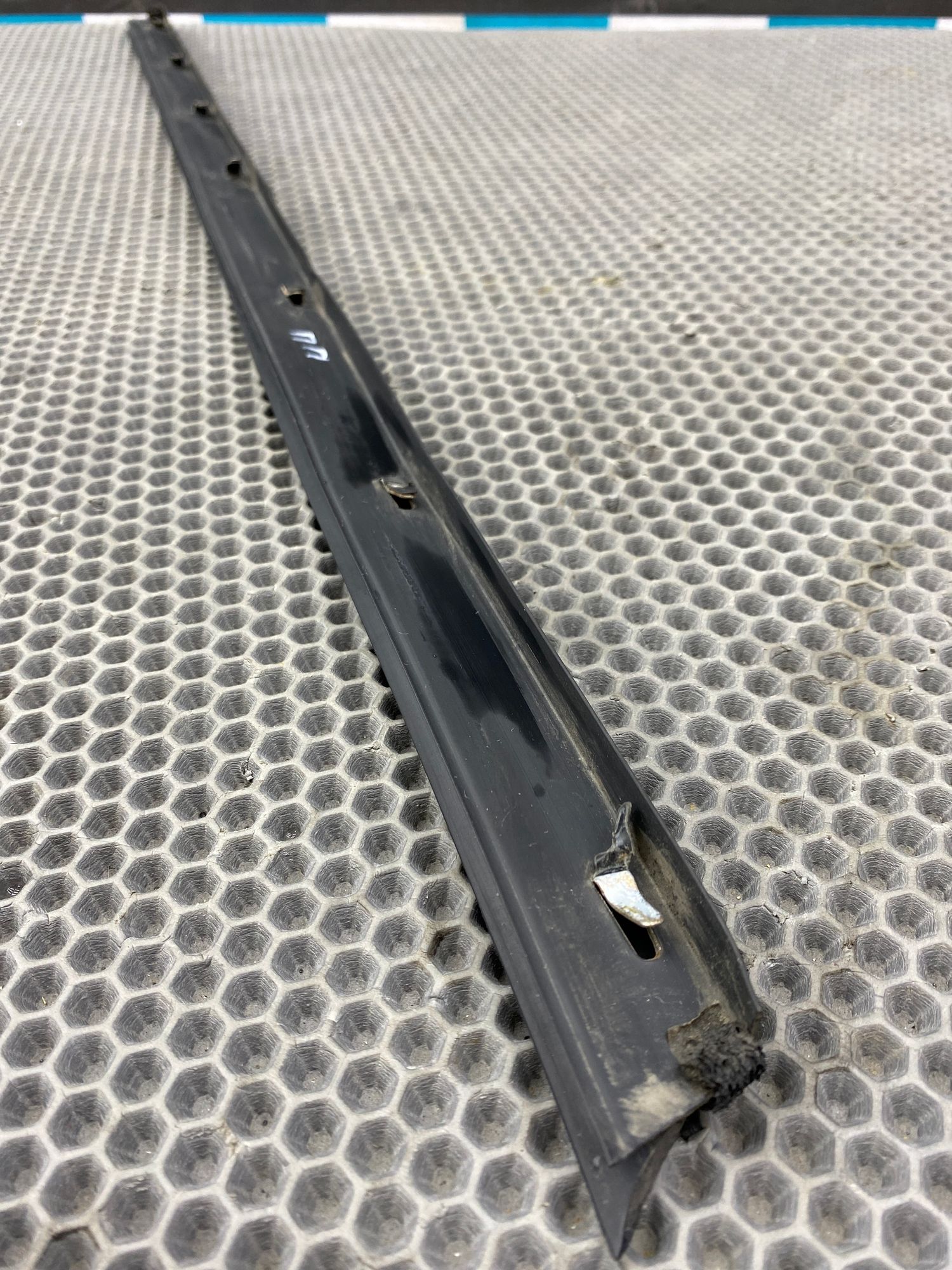https://ycs.partsauto.market/partsauto-images/thmbs/userImages/c8f07ba63eb5b2f0f6006ea854bf8f7d/part/50ac6fbf-77cc-45ed-ab19-7bbabcc9c0f1_1775033756792.jpg