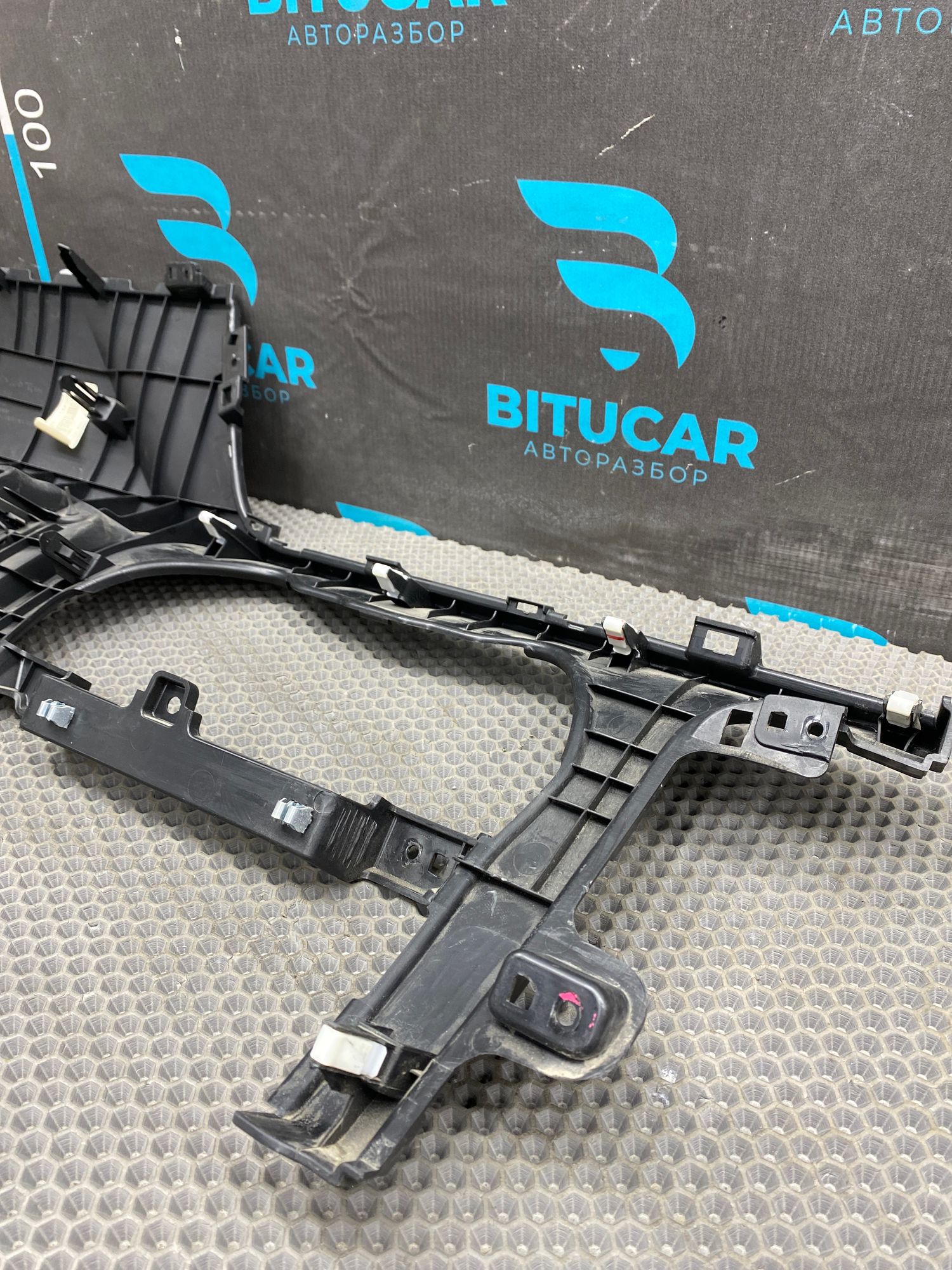 https://ycs.partsauto.market/partsauto-images/thmbs/userImages/c8f07ba63eb5b2f0f6006ea854bf8f7d/part/50c0bc15-252c-437d-a4ef-f7b3b4dbd764_1777021190832.jpg