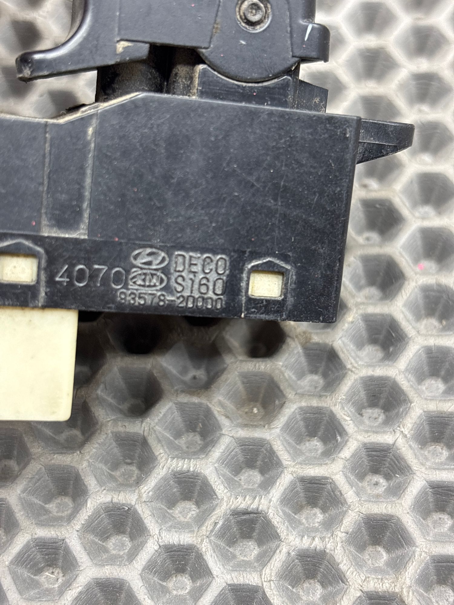 Кнопка стеклоподъемника задняя Нyundаi Sоnatа EF G6ВА 1998-2013, 690 рублей, Краснодар