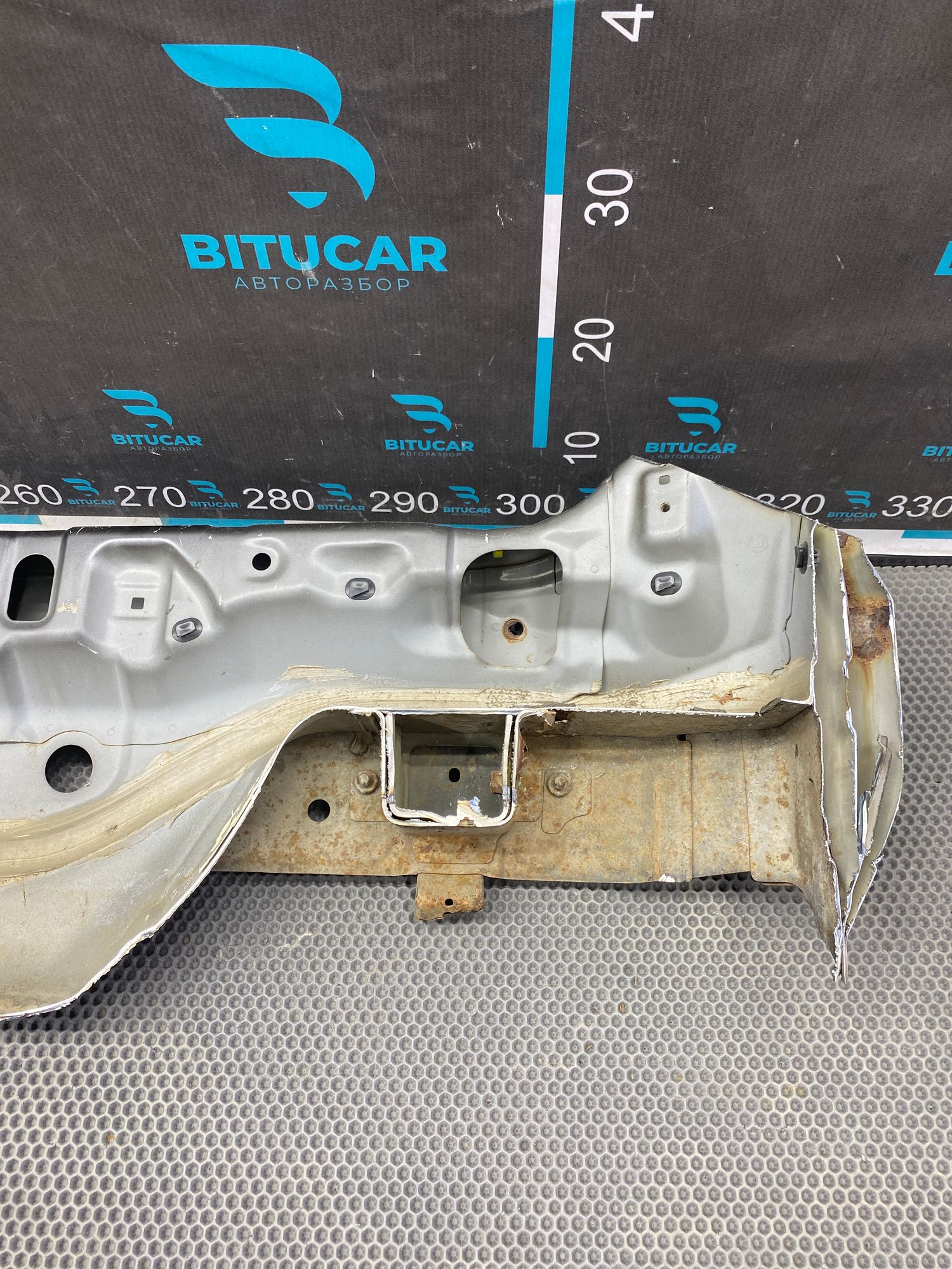 https://ycs.partsauto.market/partsauto-images/thmbs/userImages/c8f07ba63eb5b2f0f6006ea854bf8f7d/part/50e23351-00f6-484c-9f66-836a14f81540_1776430384878.jpg