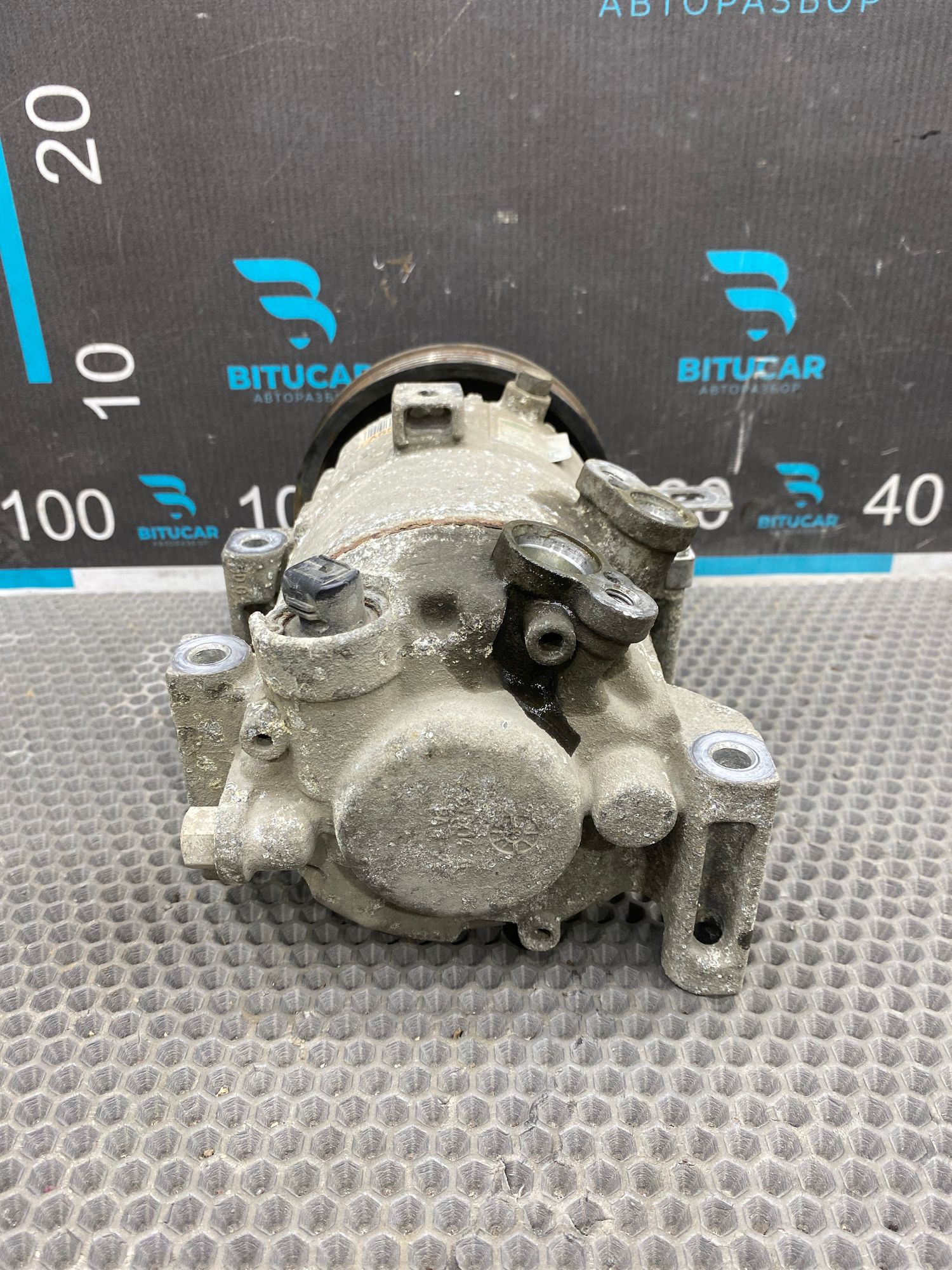 https://ycs.partsauto.market/partsauto-images/thmbs/userImages/c8f07ba63eb5b2f0f6006ea854bf8f7d/part/50f31f0b-abc2-4a71-88a4-5f8f43aa4ef2_1777297800376.jpg