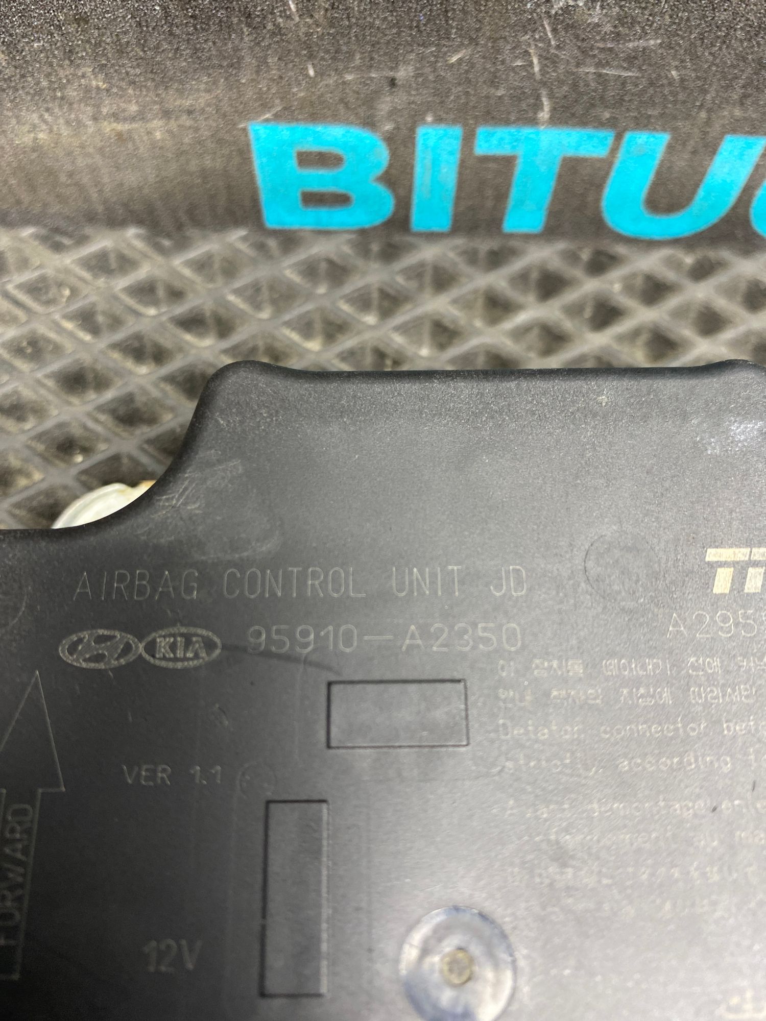 https://ycs.partsauto.market/partsauto-images/thmbs/userImages/c8f07ba63eb5b2f0f6006ea854bf8f7d/part/512e5909-f5c8-42ca-96c1-a4b0114689e5_1777548345306.jpg