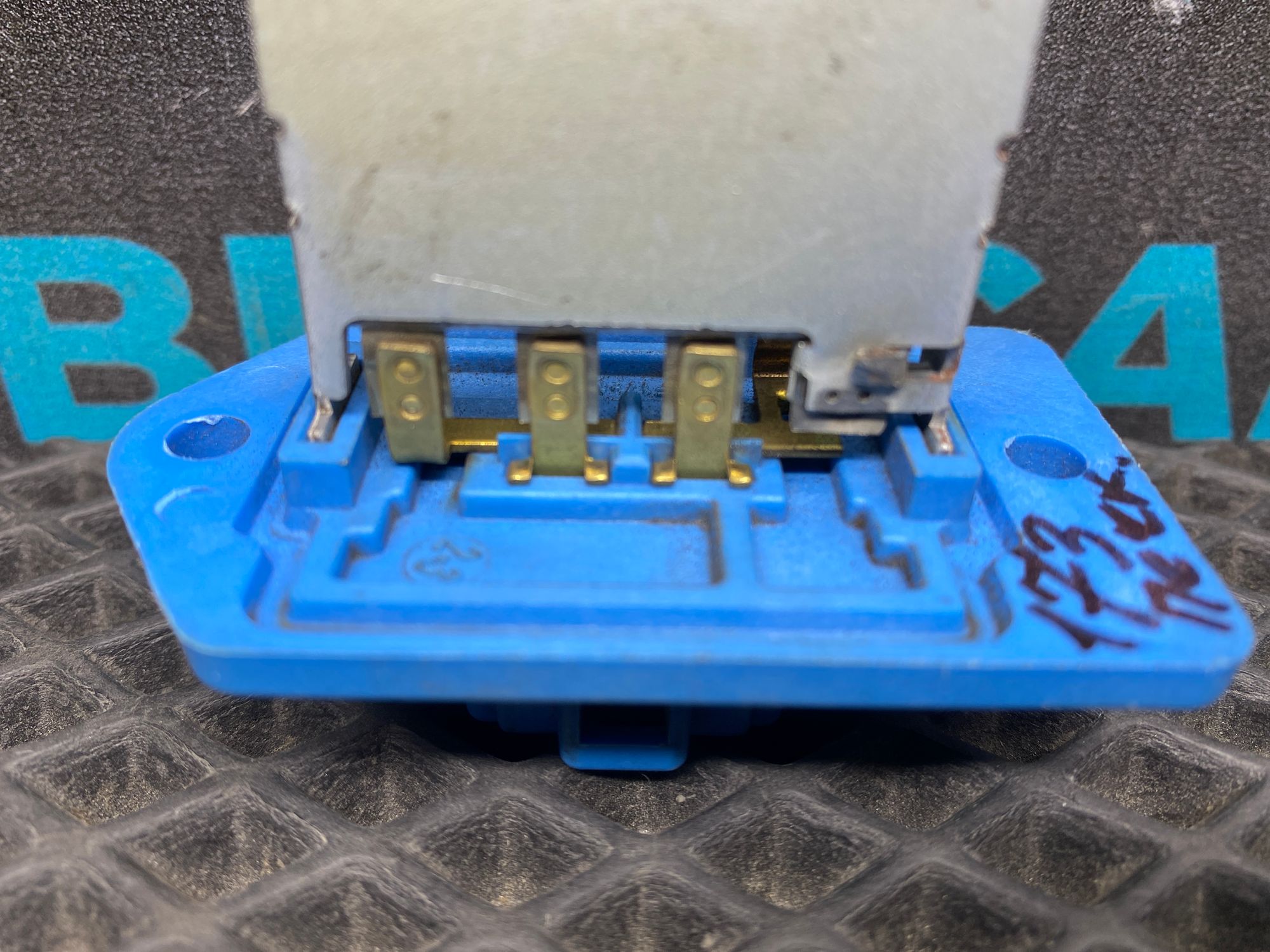 Б/У Резистор отопителя Kia Rio 4 (G4FG) 1.6L AT 2021, 790 рублей, Краснодар