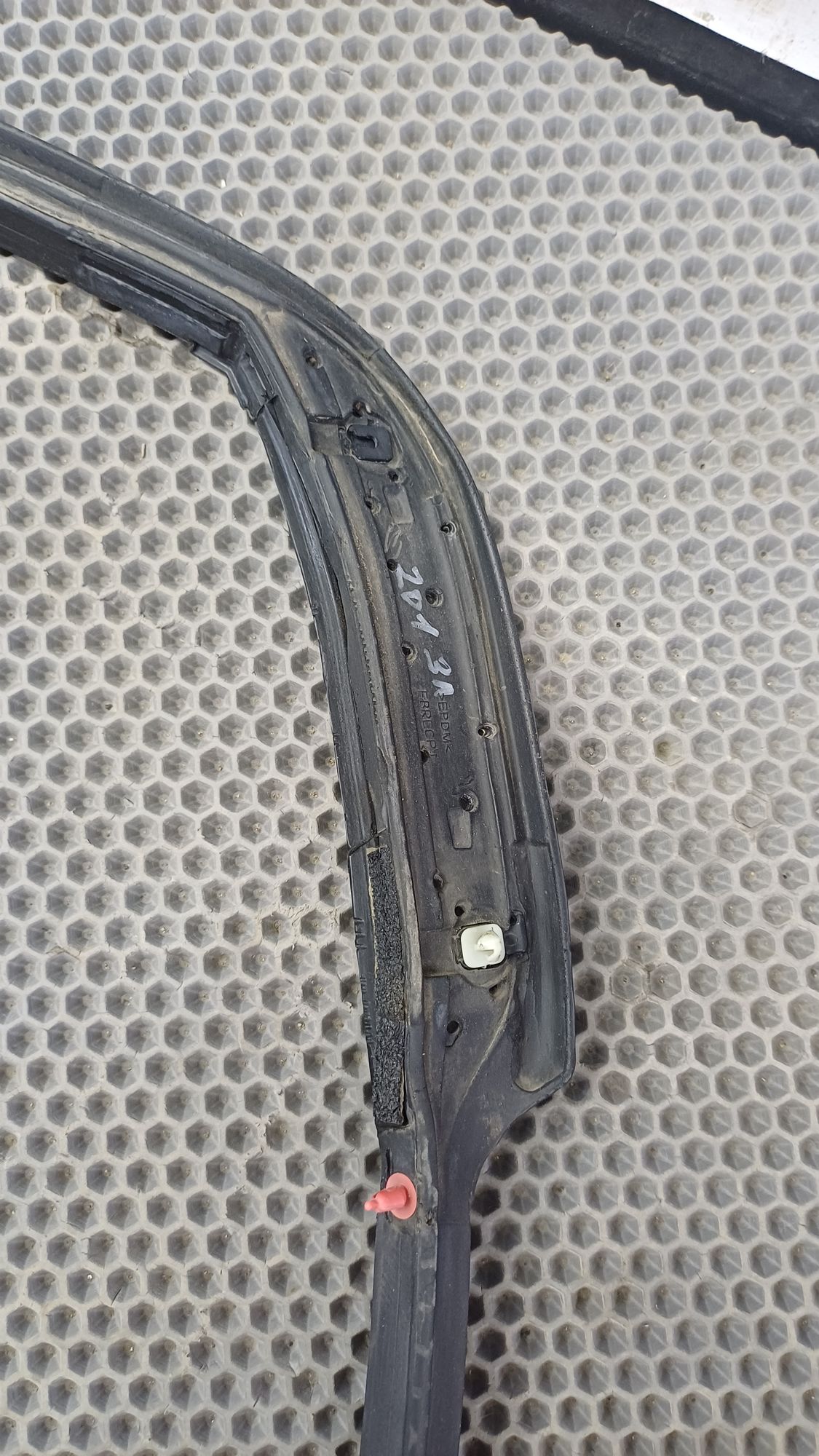 https://ycs.partsauto.market/partsauto-images/thmbs/userImages/c8f07ba63eb5b2f0f6006ea854bf8f7d/part/51bc26cb-89f0-4bd4-93ed-34b987b11180_1777209238578.jpg