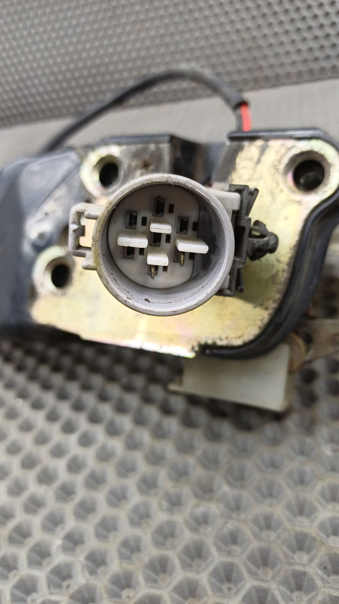 Б/У Замок двери правой передней Toyota CARINA E 6 дорест. 1992—1996 1994 Зеленый, 990 рублей, Краснодар