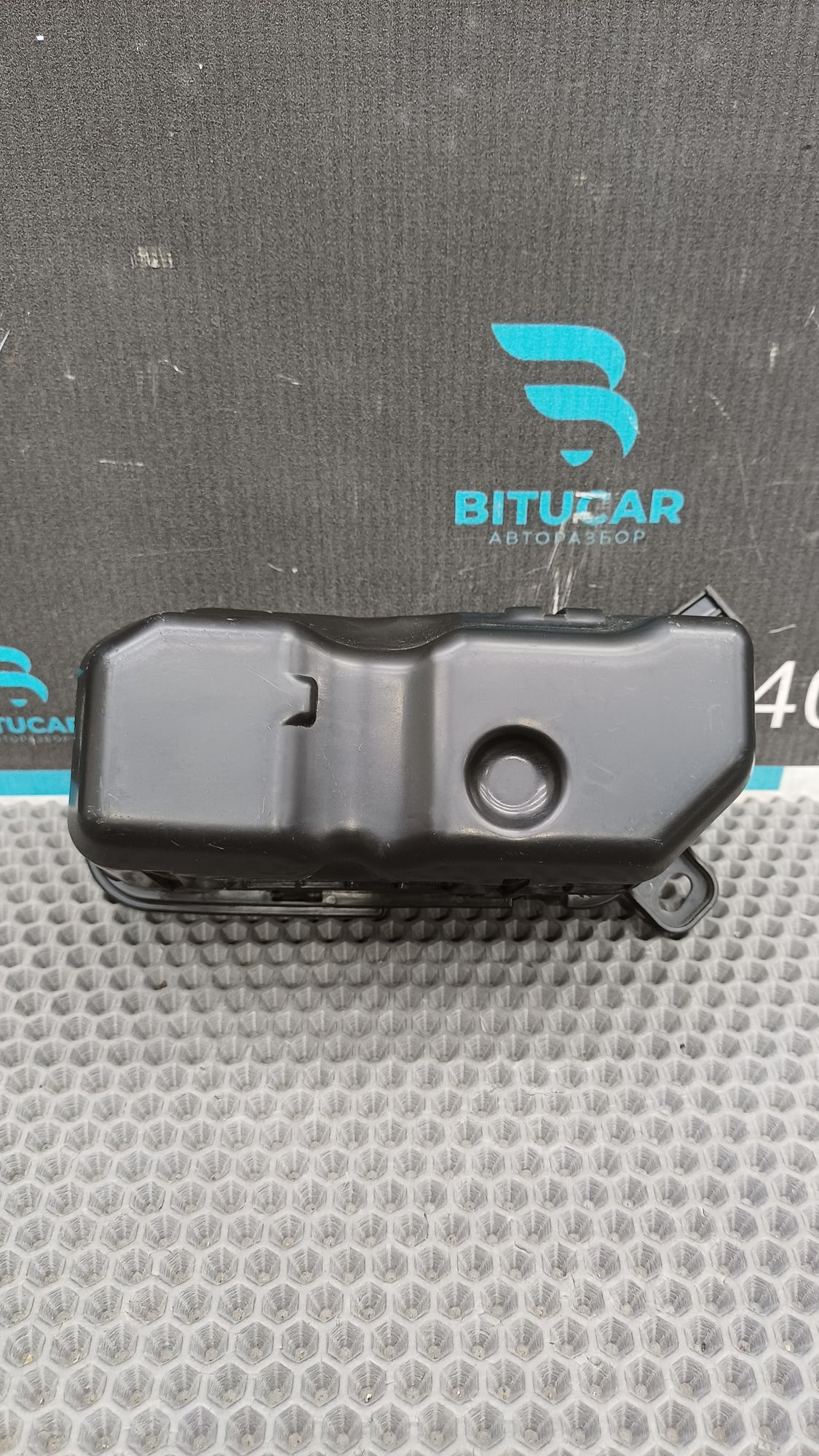 https://ycs.partsauto.market/partsauto-images/thmbs/userImages/c8f07ba63eb5b2f0f6006ea854bf8f7d/part/526b3c38-28d8-409e-a3f4-a0478a00333c_1776326429695.jpg