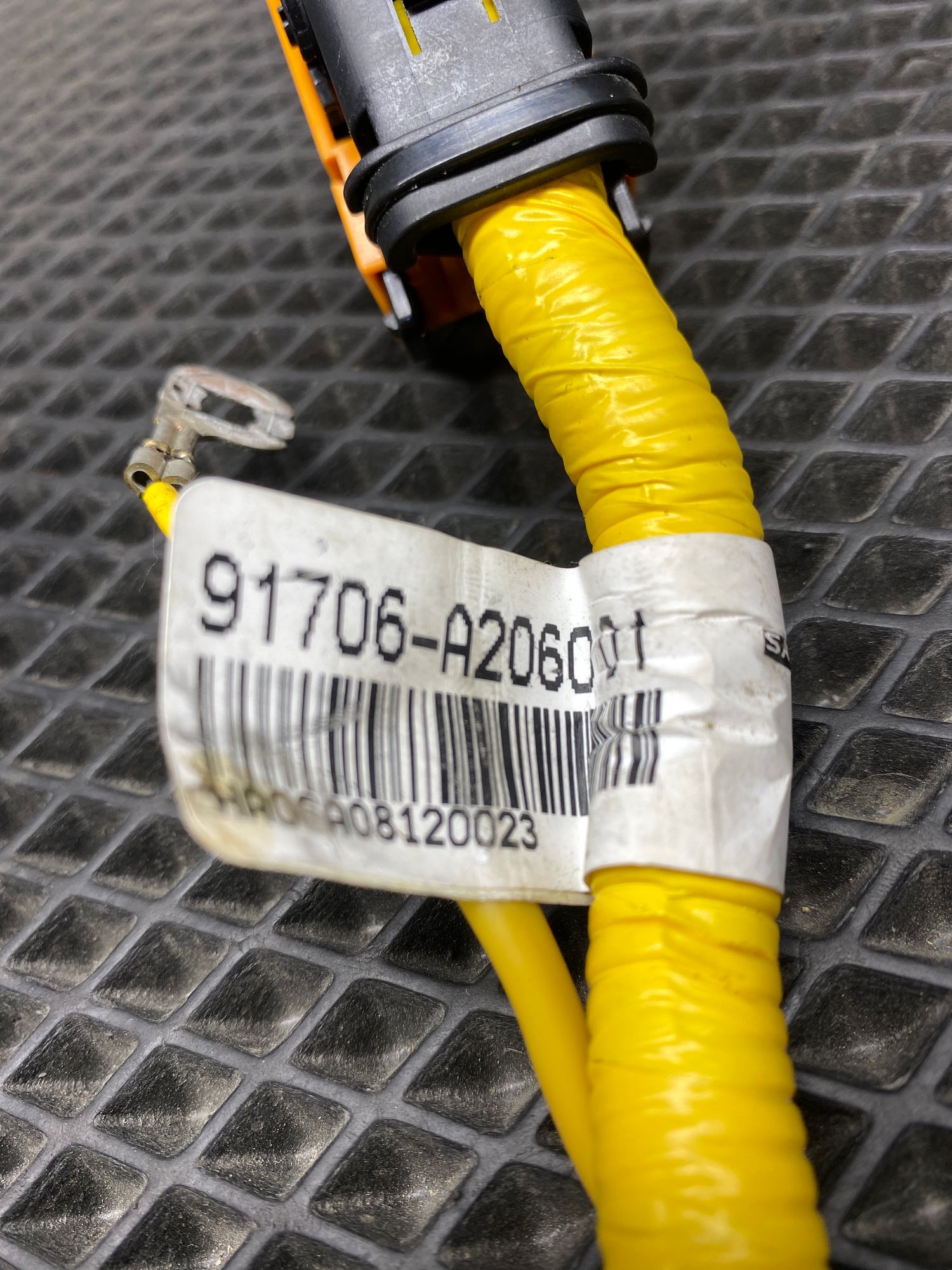 https://ycs.partsauto.market/partsauto-images/thmbs/userImages/c8f07ba63eb5b2f0f6006ea854bf8f7d/part/52e61a5e-df7c-4a5c-a723-d8d09c78681a_1777548478264.jpg