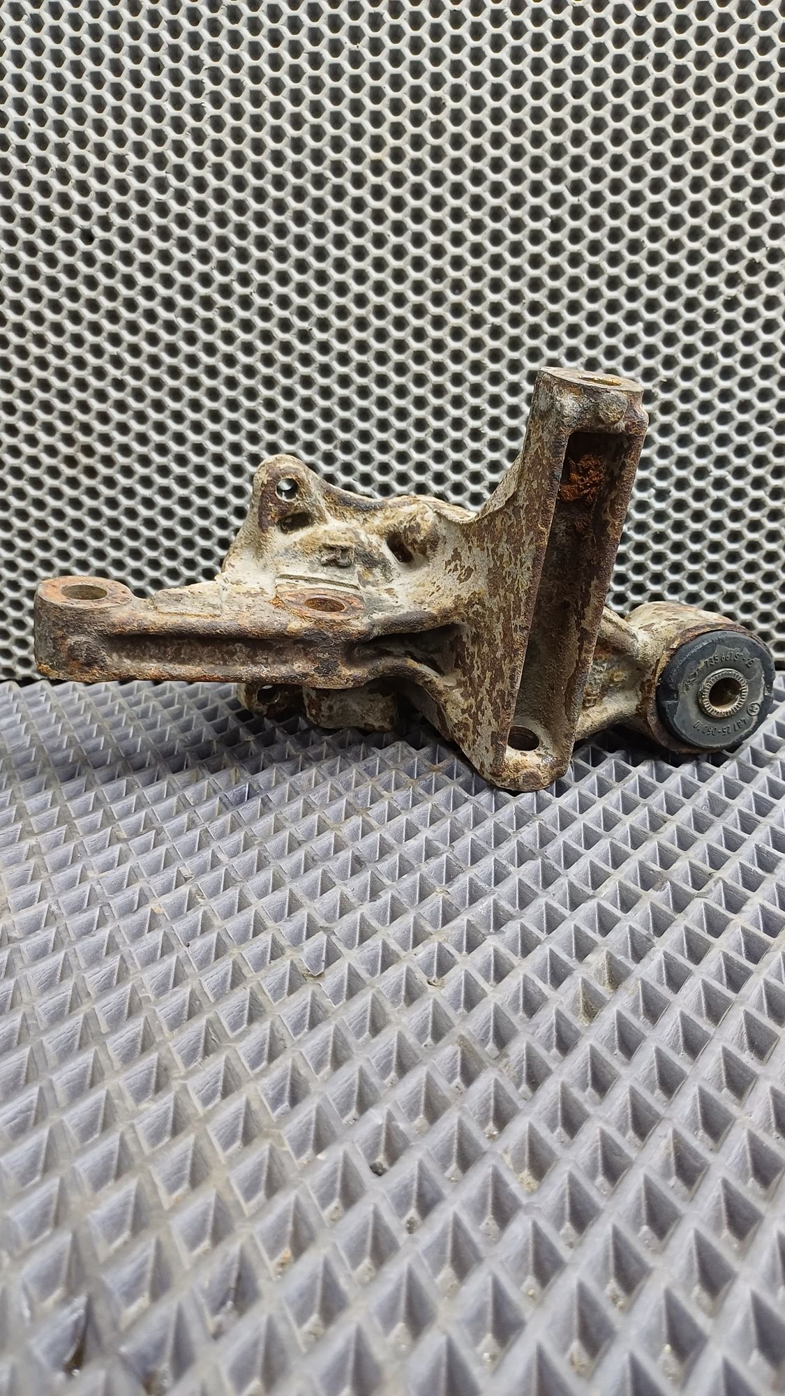 Б/У Поворотный кулак задний правый Toyota CARINA E 6 дорест. 1992—1996 1994 Зеленый, 1990 рублей, Краснодар