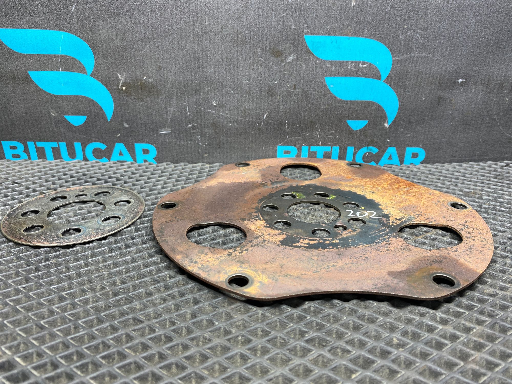 https://ycs.partsauto.market/partsauto-images/thmbs/userImages/c8f07ba63eb5b2f0f6006ea854bf8f7d/part/535d396e-10d3-412b-b44c-1ad90de63f57_1777205429538.jpg