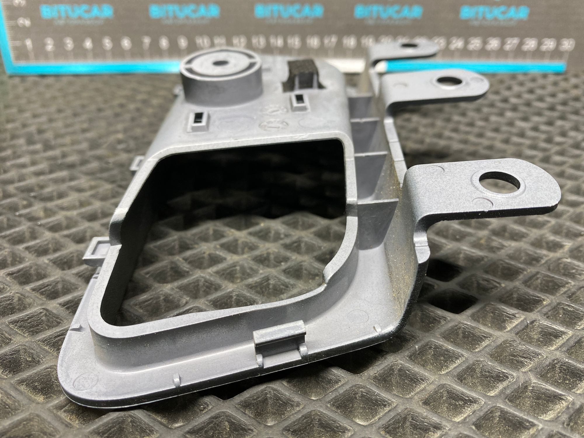 https://ycs.partsauto.market/partsauto-images/thmbs/userImages/c8f07ba63eb5b2f0f6006ea854bf8f7d/part/53699793-ba1c-41e2-af40-e12fd90c9c71_1777703486606.jpg