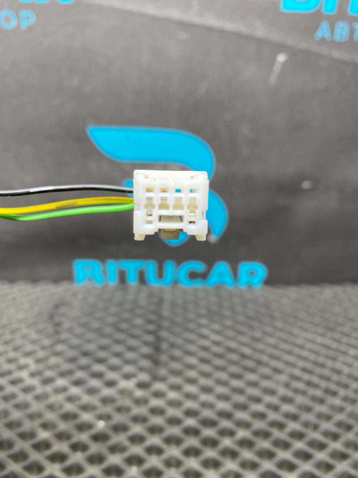 Б/У Фишка фонаря заднего  Kia Optima 4 JF (G4KJ) 2.4L AT 2019 GT-Line, 499 рублей, Краснодар