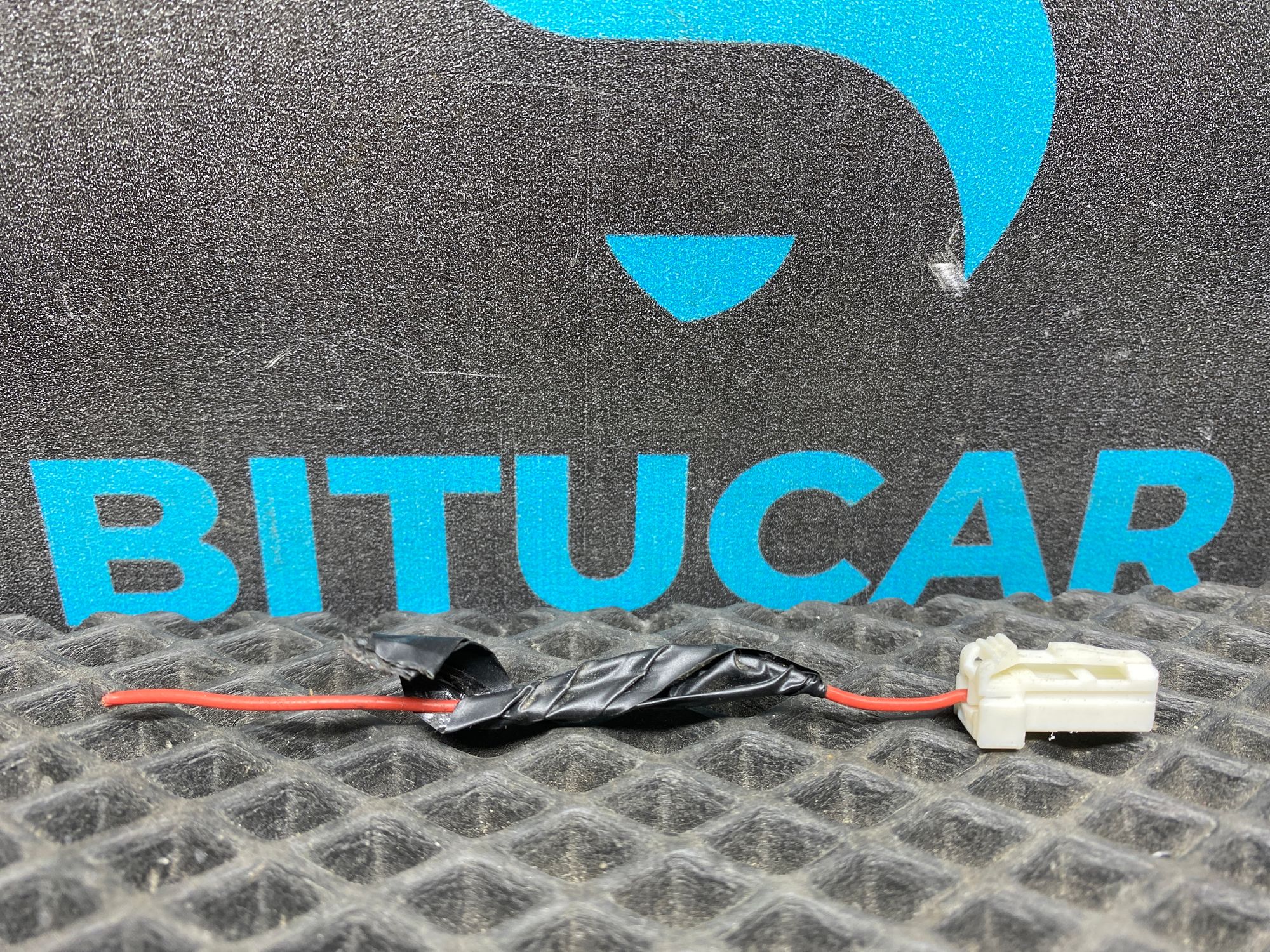 https://ycs.partsauto.market/partsauto-images/thmbs/userImages/c8f07ba63eb5b2f0f6006ea854bf8f7d/part/548e1480-6972-40a3-8cce-383b361255db_1776945007703.jpg