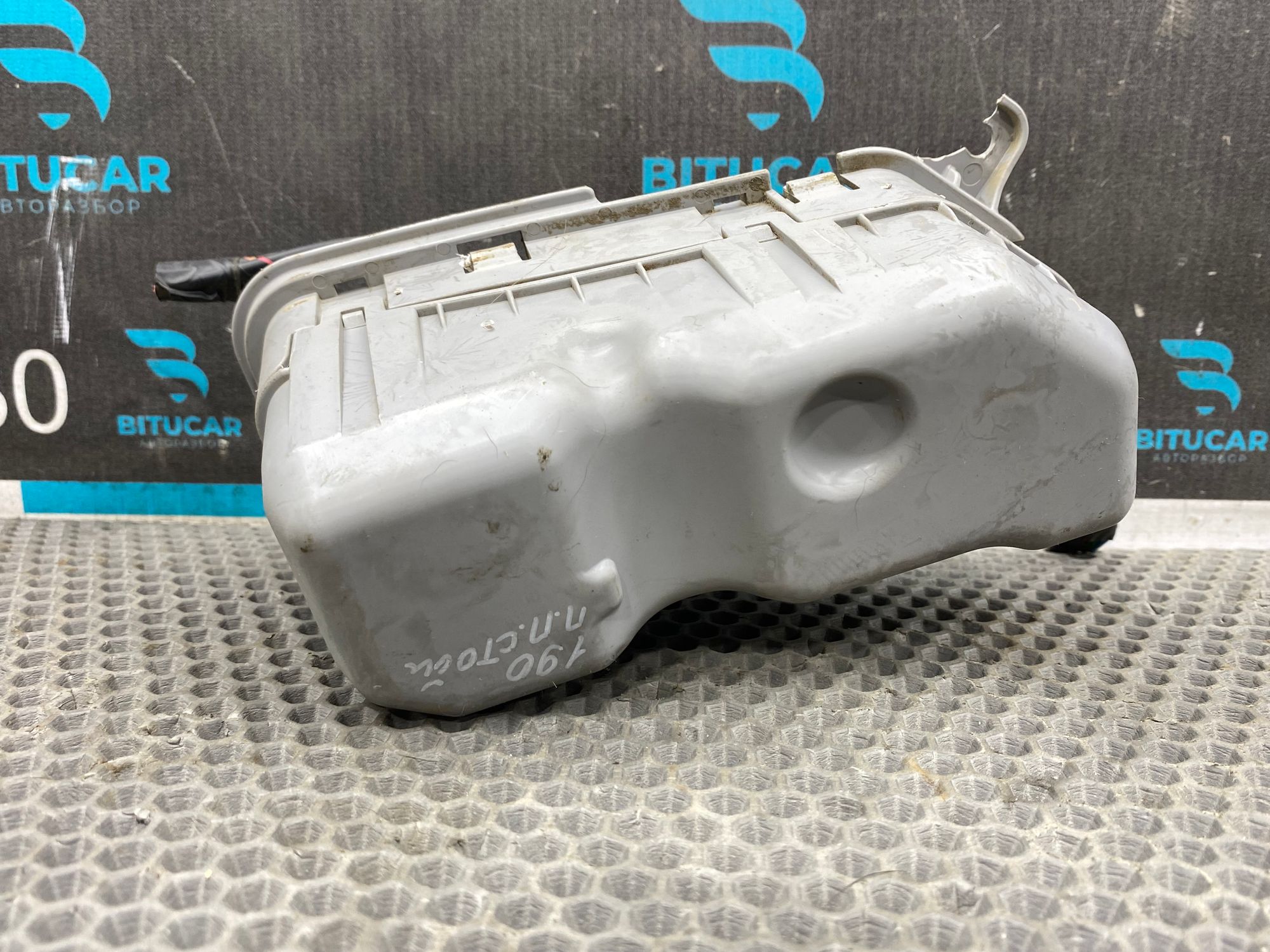 https://ycs.partsauto.market/partsauto-images/thmbs/userImages/c8f07ba63eb5b2f0f6006ea854bf8f7d/part/54a10ca5-33dc-4fb5-8cfa-761f398be38b_1770554144210.jpg