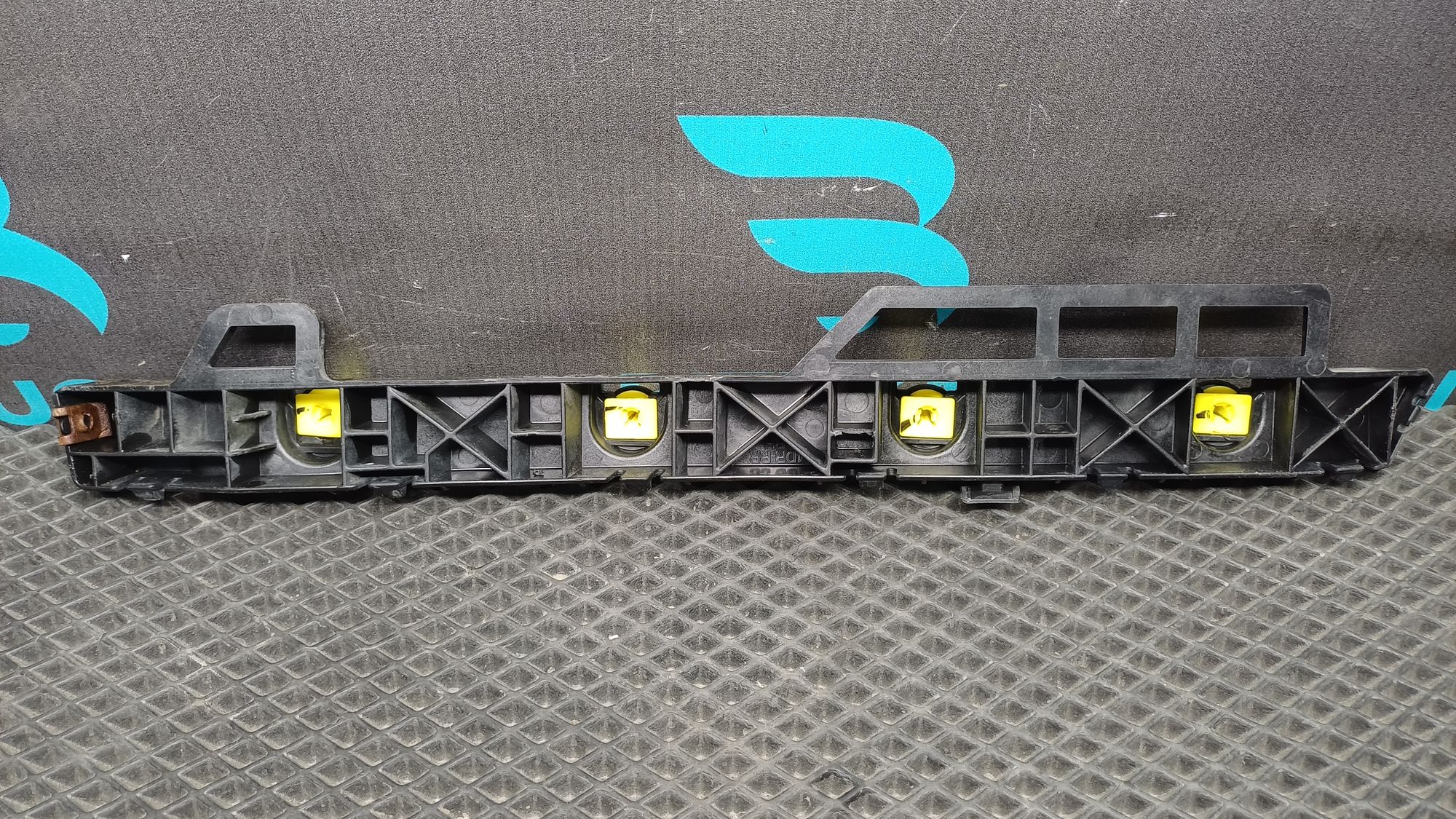 https://ycs.partsauto.market/partsauto-images/thmbs/userImages/c8f07ba63eb5b2f0f6006ea854bf8f7d/part/55c641a6-caed-4b70-b45b-1b363cb77915_1776868756800.jpg