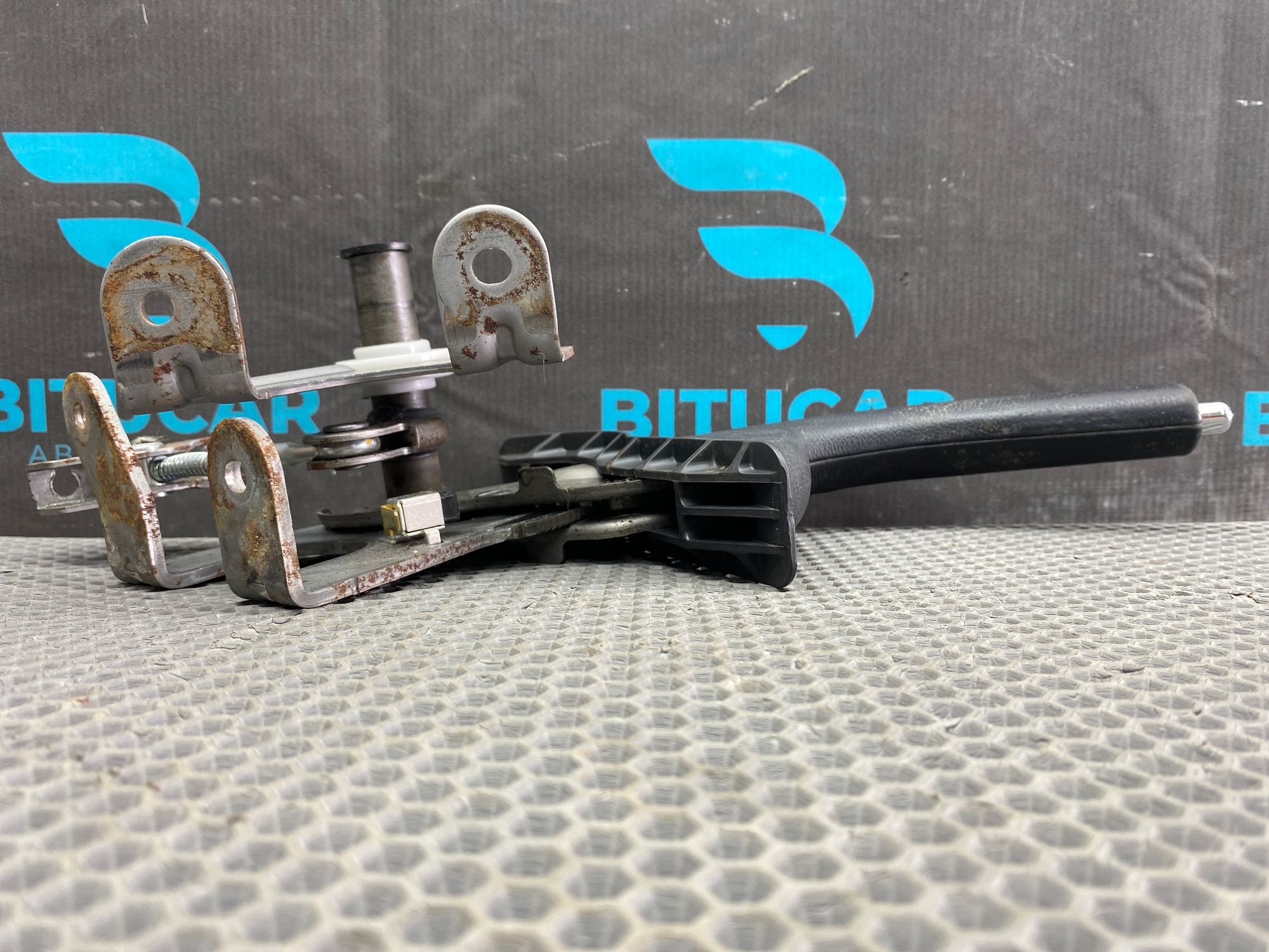 https://ycs.partsauto.market/partsauto-images/thmbs/userImages/c8f07ba63eb5b2f0f6006ea854bf8f7d/part/55e919f6-f12a-47dd-9280-ab46c29ef076_1777532685878.jpg