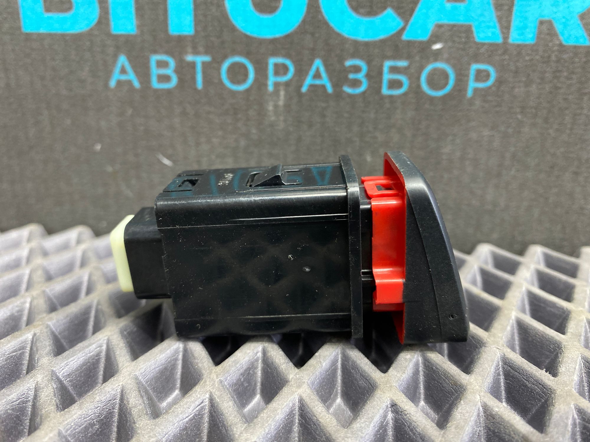 Б/У Кнопка аварийной остановки Kia Optima 4 JF (G4KJ) 2.4L AT 2019 GT-Line, 690 рублей, Краснодар