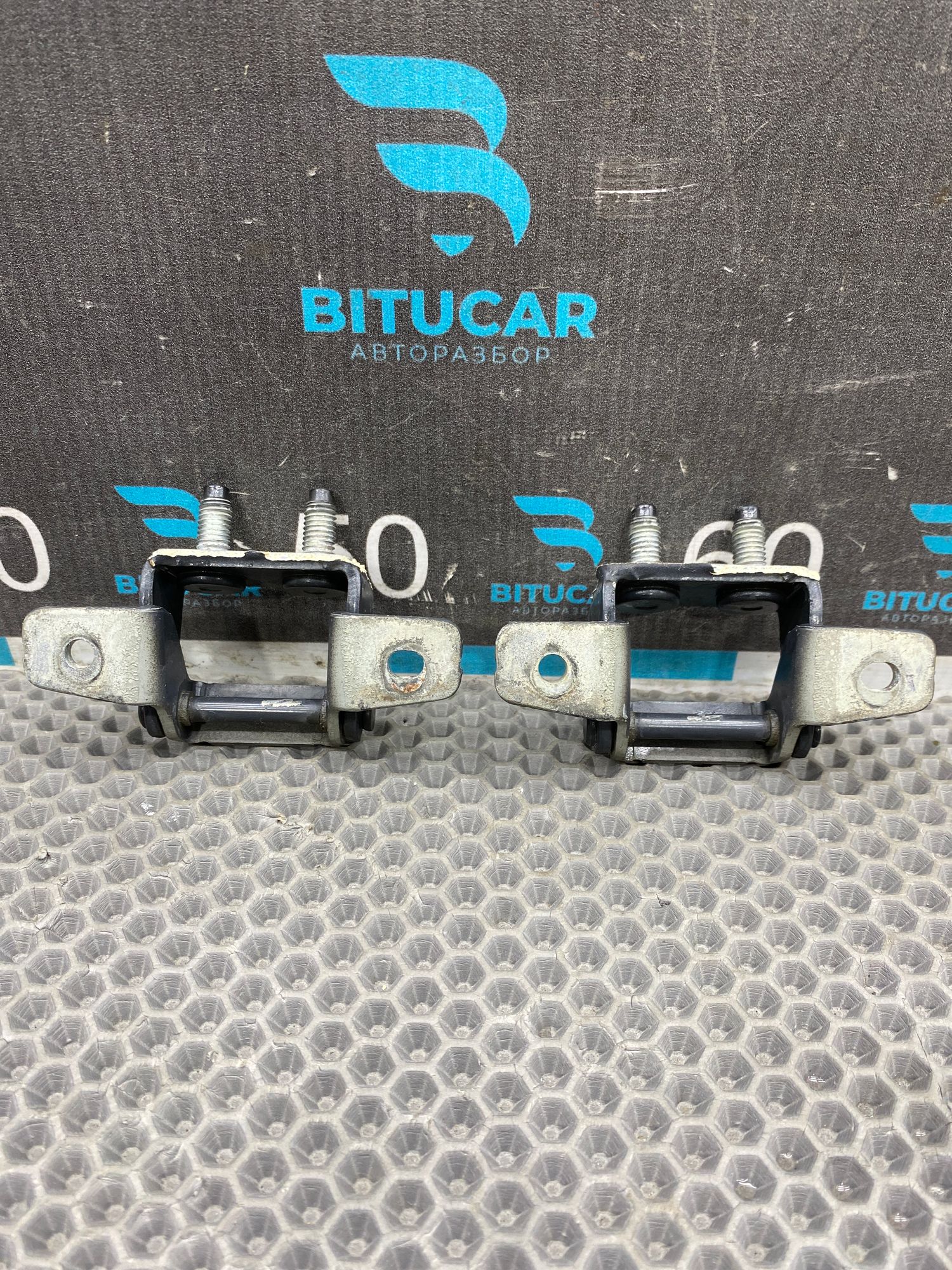 https://ycs.partsauto.market/partsauto-images/thmbs/userImages/c8f07ba63eb5b2f0f6006ea854bf8f7d/part/5644c005-f2d7-4672-bf60-5975fce30d00_1775043495838.jpg