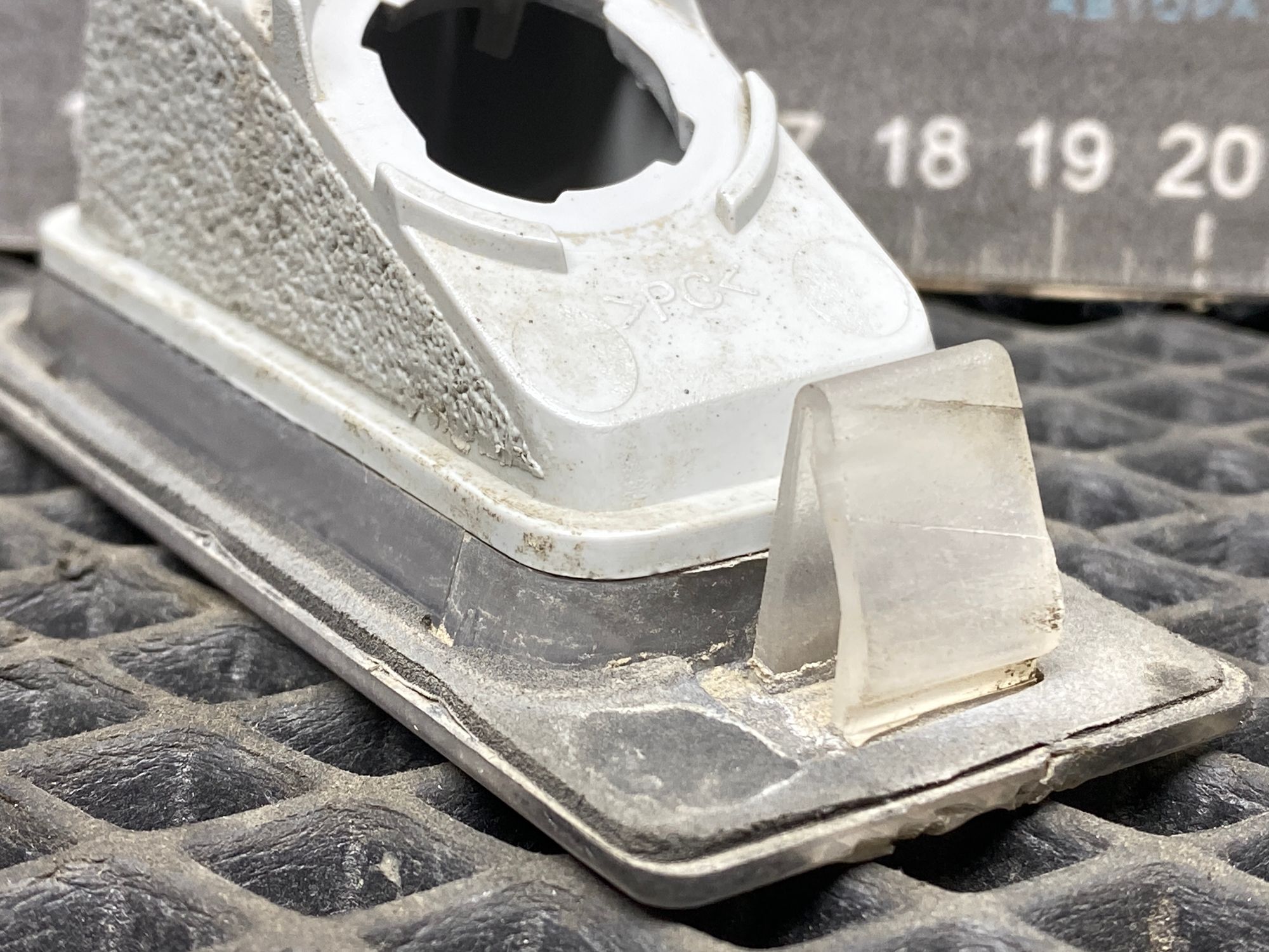 https://ycs.partsauto.market/partsauto-images/thmbs/userImages/c8f07ba63eb5b2f0f6006ea854bf8f7d/part/56a5c52d-27af-465b-bdb8-bf5efc78e6db_1777445364553.jpg