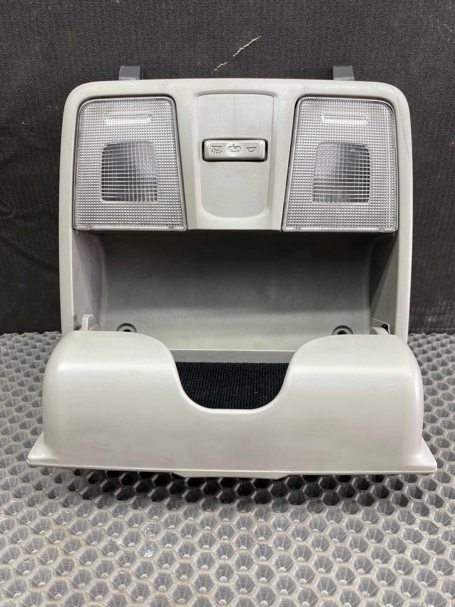 https://ycs.partsauto.market/partsauto-images/thmbs/userImages/c8f07ba63eb5b2f0f6006ea854bf8f7d/part/5724afc7-a94a-45c1-adb7-ddfdcf3a4d4d_1777533852621.jpg