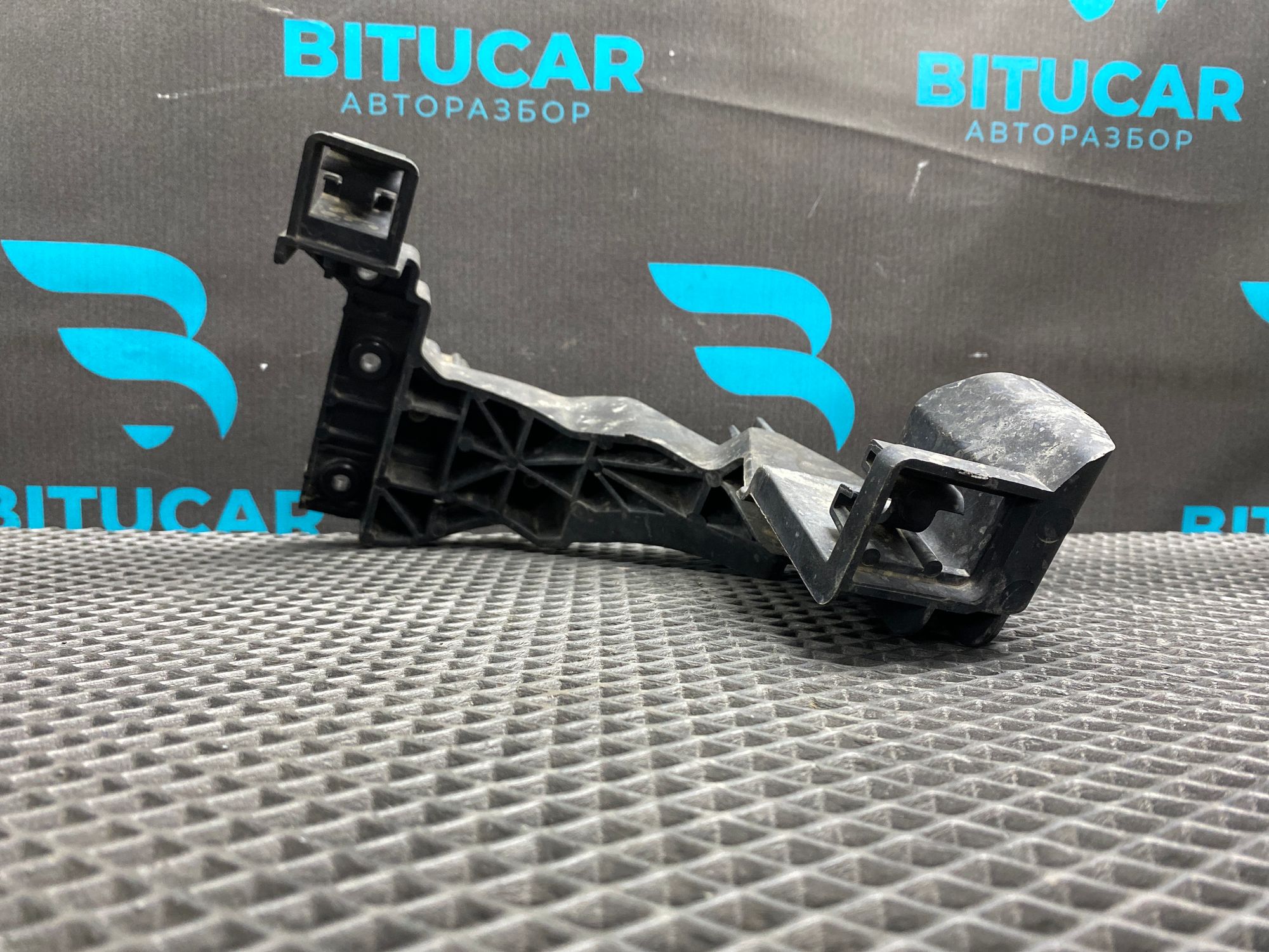 https://ycs.partsauto.market/partsauto-images/thmbs/userImages/c8f07ba63eb5b2f0f6006ea854bf8f7d/part/573d5bbf-4058-4def-9085-f5dd027cf16e_1775820556588.jpg