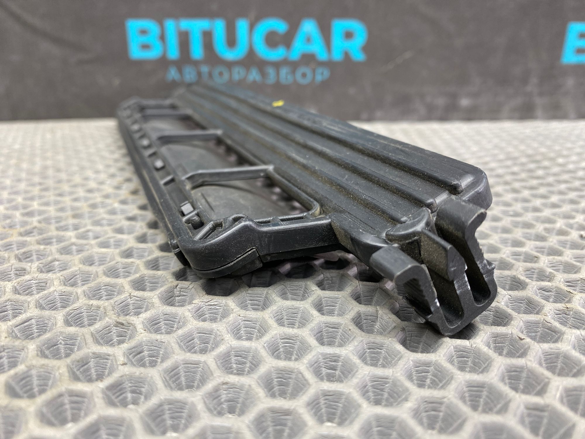 https://ycs.partsauto.market/partsauto-images/thmbs/userImages/c8f07ba63eb5b2f0f6006ea854bf8f7d/part/573dad91-8788-43da-b175-5b05c9d93c4c_1777551372077.jpg