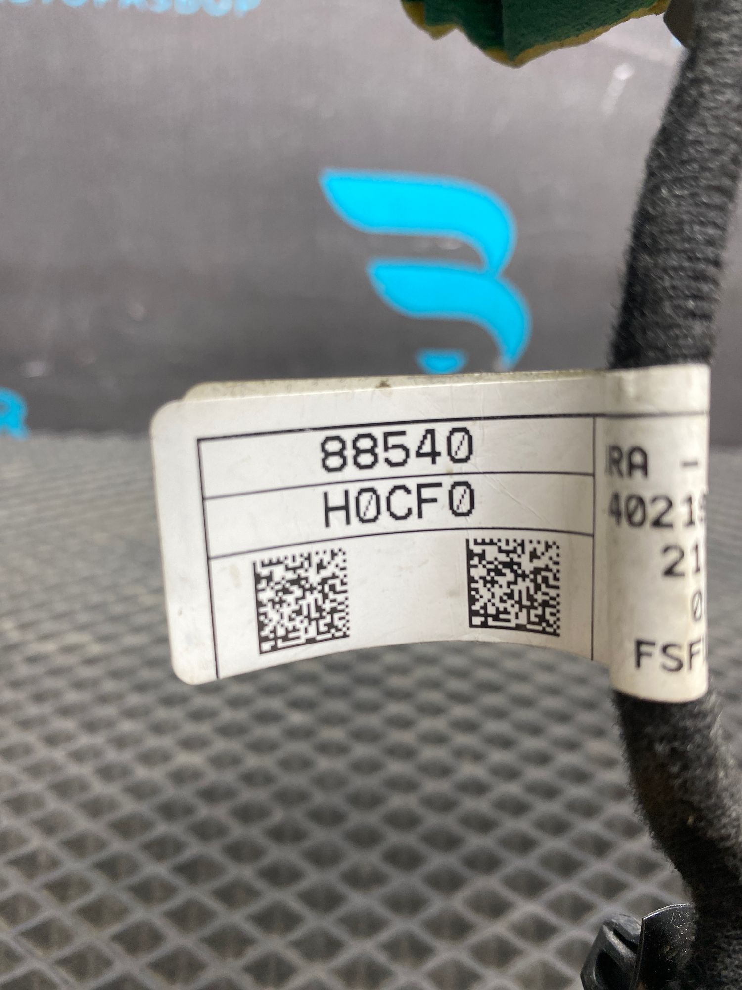 https://ycs.partsauto.market/partsauto-images/thmbs/userImages/c8f07ba63eb5b2f0f6006ea854bf8f7d/part/5744a9c9-4cf5-48f7-b3f7-298386e7f00e_1777037979301.jpg