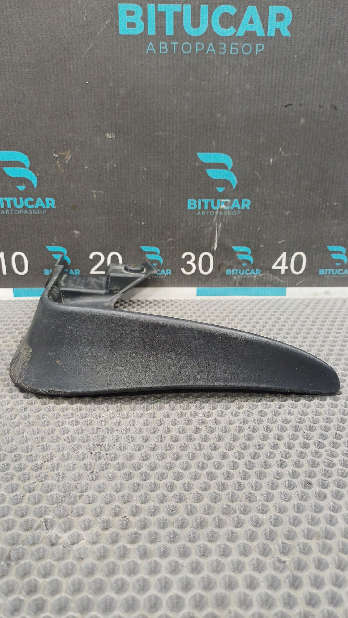 https://ycs.partsauto.market/partsauto-images/thmbs/userImages/c8f07ba63eb5b2f0f6006ea854bf8f7d/part/57ebff38-e01f-4f4c-8320-7694c8beb95a_1777303325460.jpg
