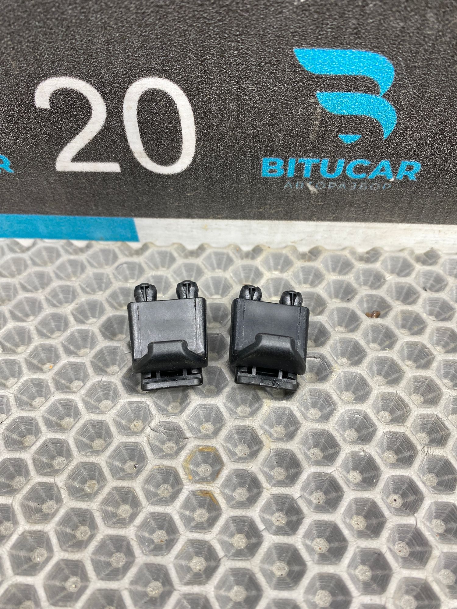 https://ycs.partsauto.market/partsauto-images/thmbs/userImages/c8f07ba63eb5b2f0f6006ea854bf8f7d/part/58776b1f-1cb4-421f-9a31-2697473e689d_1775222584193.jpg