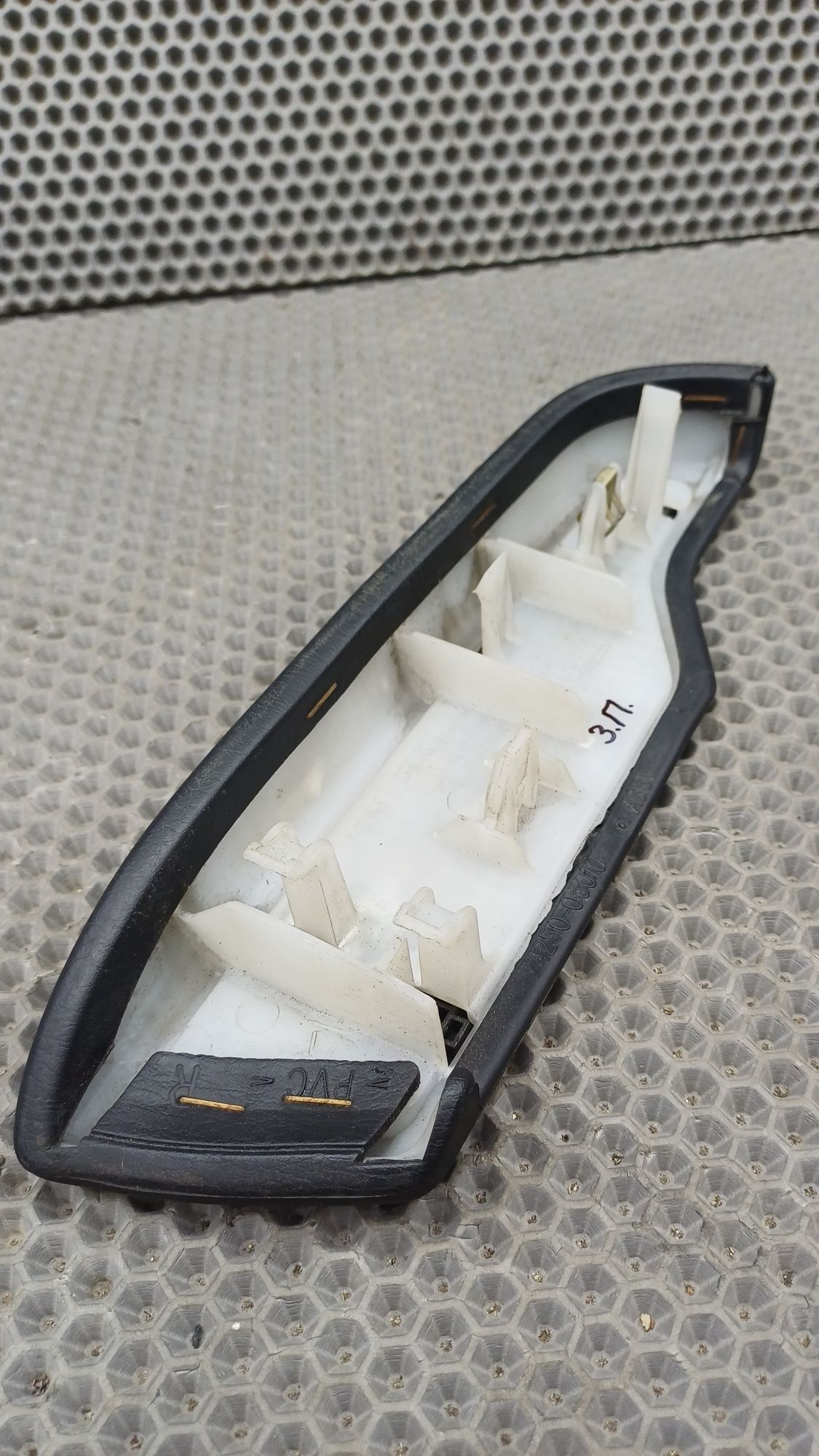 Б/У Накладка на внутреннюю ручку двери правая Toyota CARINA E 6 дорест. 1992—1996 1994 Зеленый, 499 рублей, Краснодар