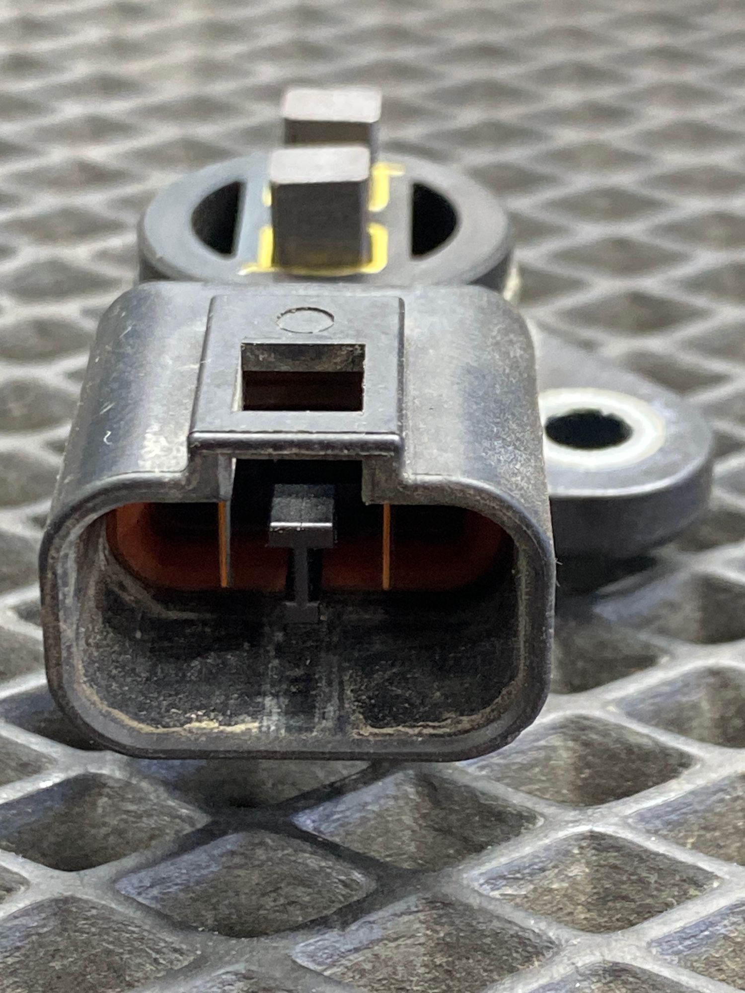 https://ycs.partsauto.market/partsauto-images/thmbs/userImages/c8f07ba63eb5b2f0f6006ea854bf8f7d/part/58d56b2e-41f8-4315-a49e-0151ef8d5842_1777210244836.jpg