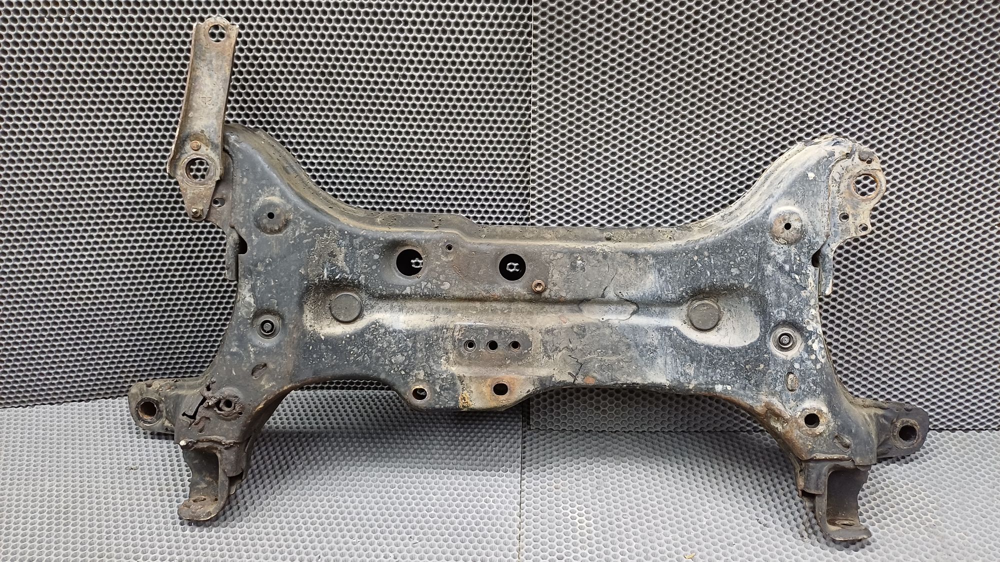 Б/У Подрамник передний Toyota CARINA E 6 дорест. 1992—1996 1994 Зеленый, 3990 рублей, Краснодар