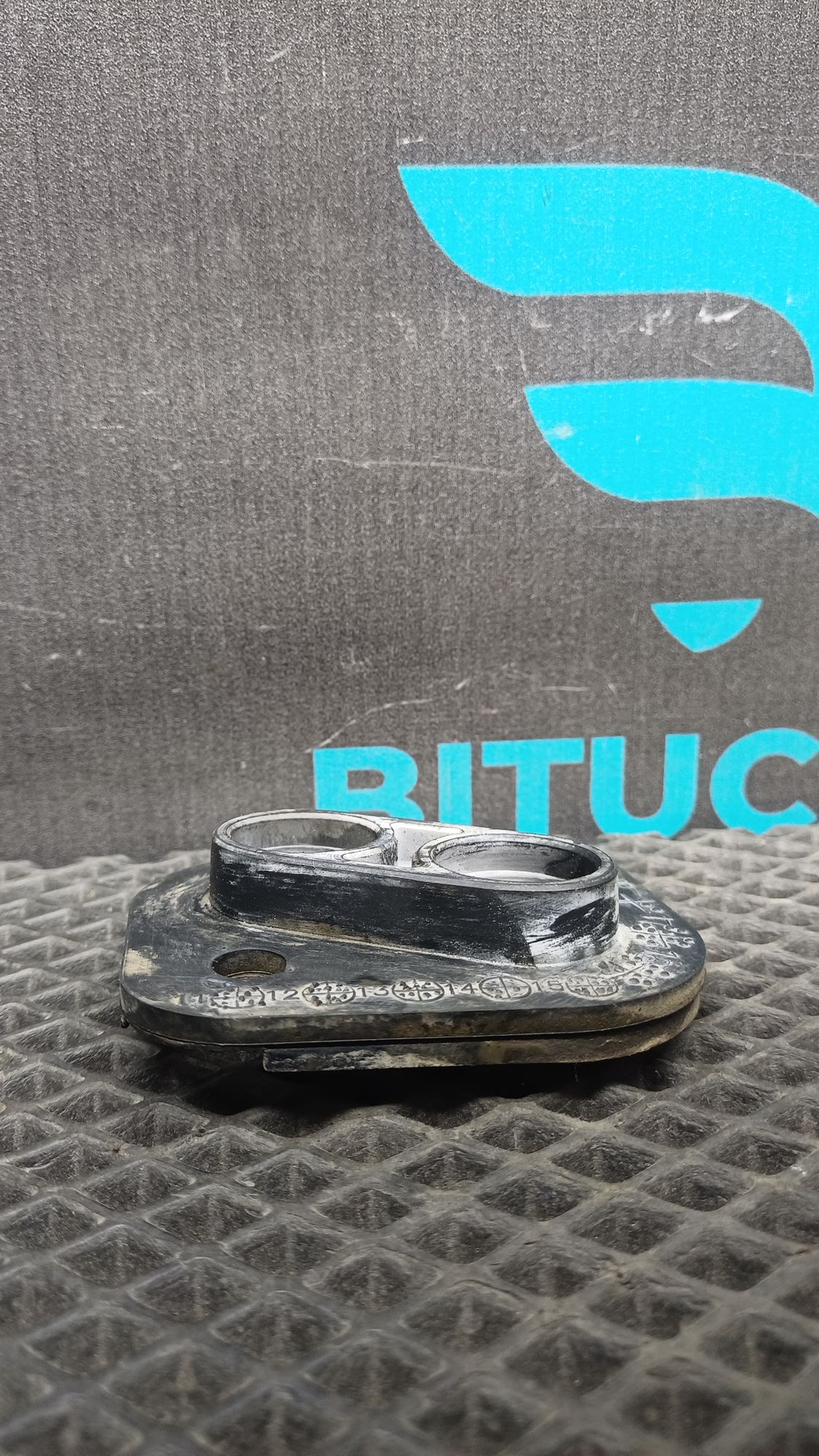 https://ycs.partsauto.market/partsauto-images/thmbs/userImages/c8f07ba63eb5b2f0f6006ea854bf8f7d/part/5ac40934-00f8-43e1-8e5f-58f39daf8732_1777102705531.jpg