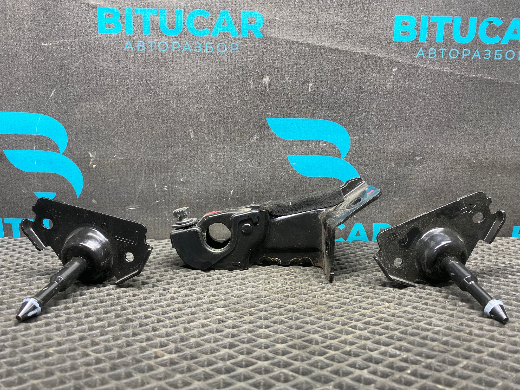 https://ycs.partsauto.market/partsauto-images/thmbs/userImages/c8f07ba63eb5b2f0f6006ea854bf8f7d/part/5b099b29-8aa7-446f-b2b7-9d714fce812e_1777464735695.jpg