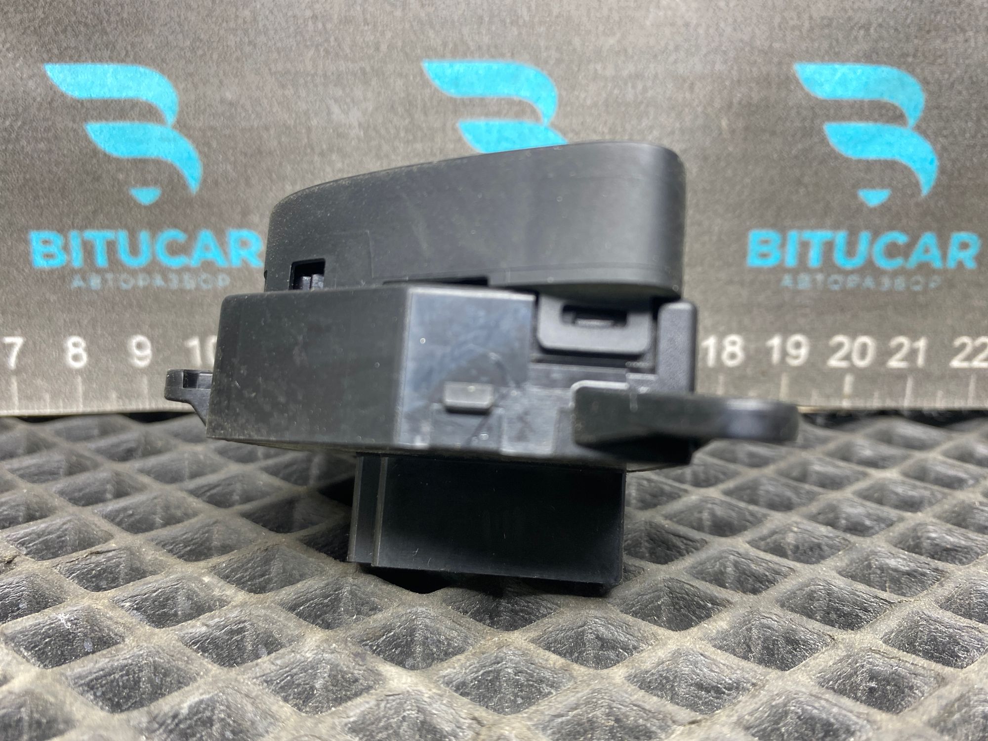 https://ycs.partsauto.market/partsauto-images/thmbs/userImages/c8f07ba63eb5b2f0f6006ea854bf8f7d/part/5b2d1212-070f-4865-9903-68a3122795d5_1777387548467.jpg