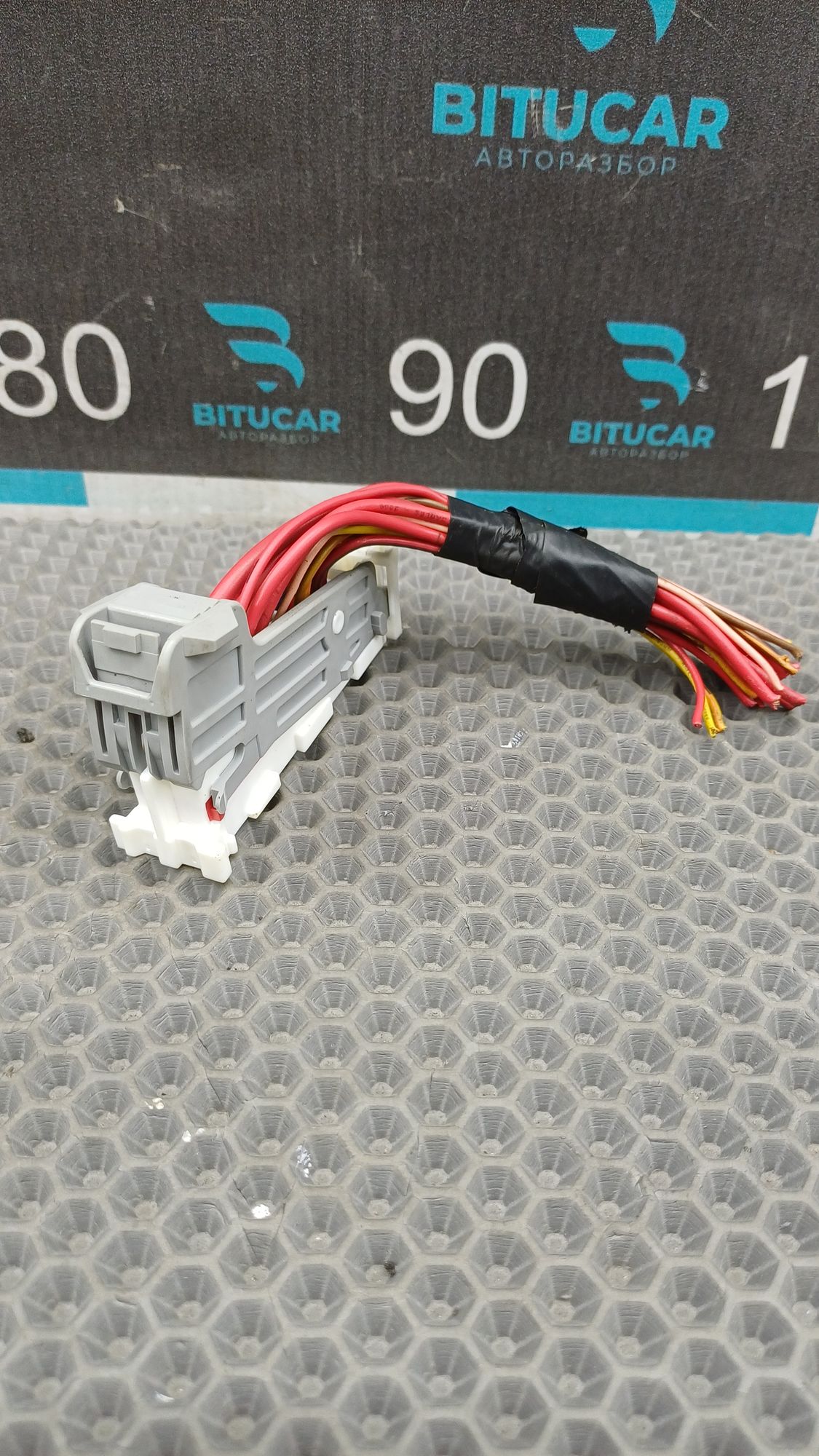 https://ycs.partsauto.market/partsauto-images/thmbs/userImages/c8f07ba63eb5b2f0f6006ea854bf8f7d/part/5be63f7e-0b8a-47f1-89f7-b42063824967_1774882994444.jpg