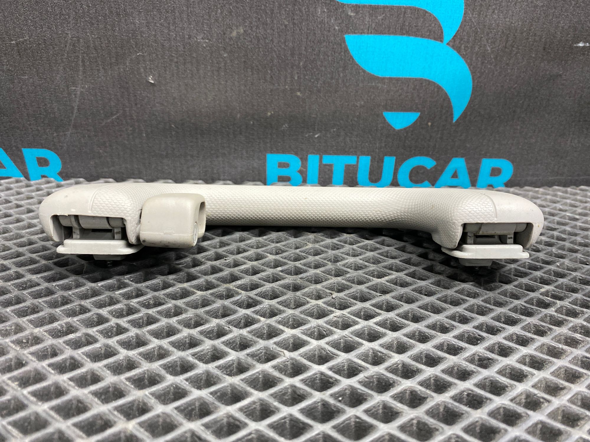 Б/У Ручка потолочная задняя Kia Ceed 2 JD (G4FG) 1.6L MT 2012 Универсал, 499 рублей, Краснодар