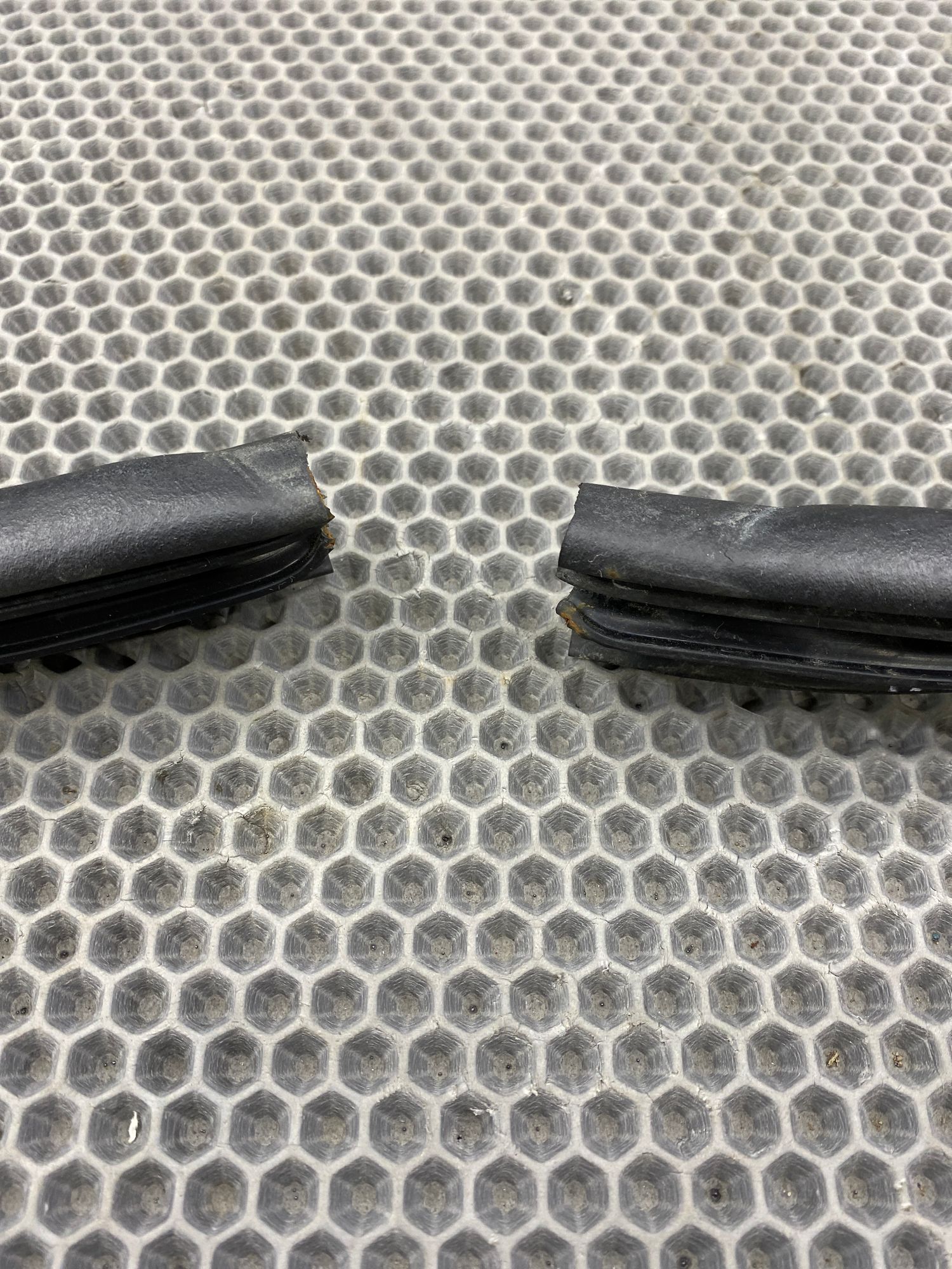 Б/У Уплотнитель проема двери передней правой Kia Ceed 1 ED (G4FC) 1.6L AT 2010 хэтчбек, 990 рублей, Краснодар