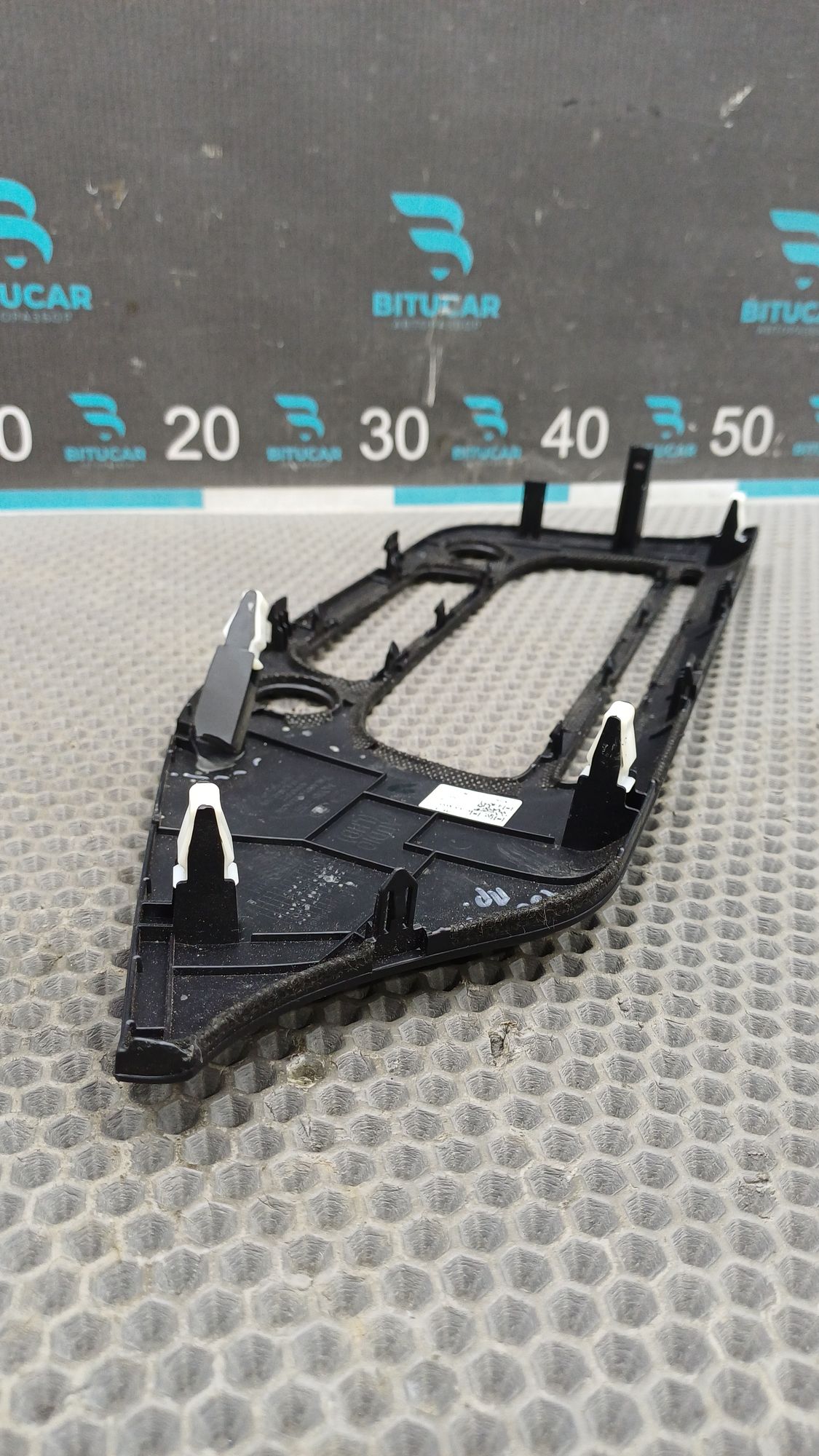https://ycs.partsauto.market/partsauto-images/thmbs/userImages/c8f07ba63eb5b2f0f6006ea854bf8f7d/part/5ca772e8-fb68-40f6-9335-e6201c3da3dd_1777360933921.jpg