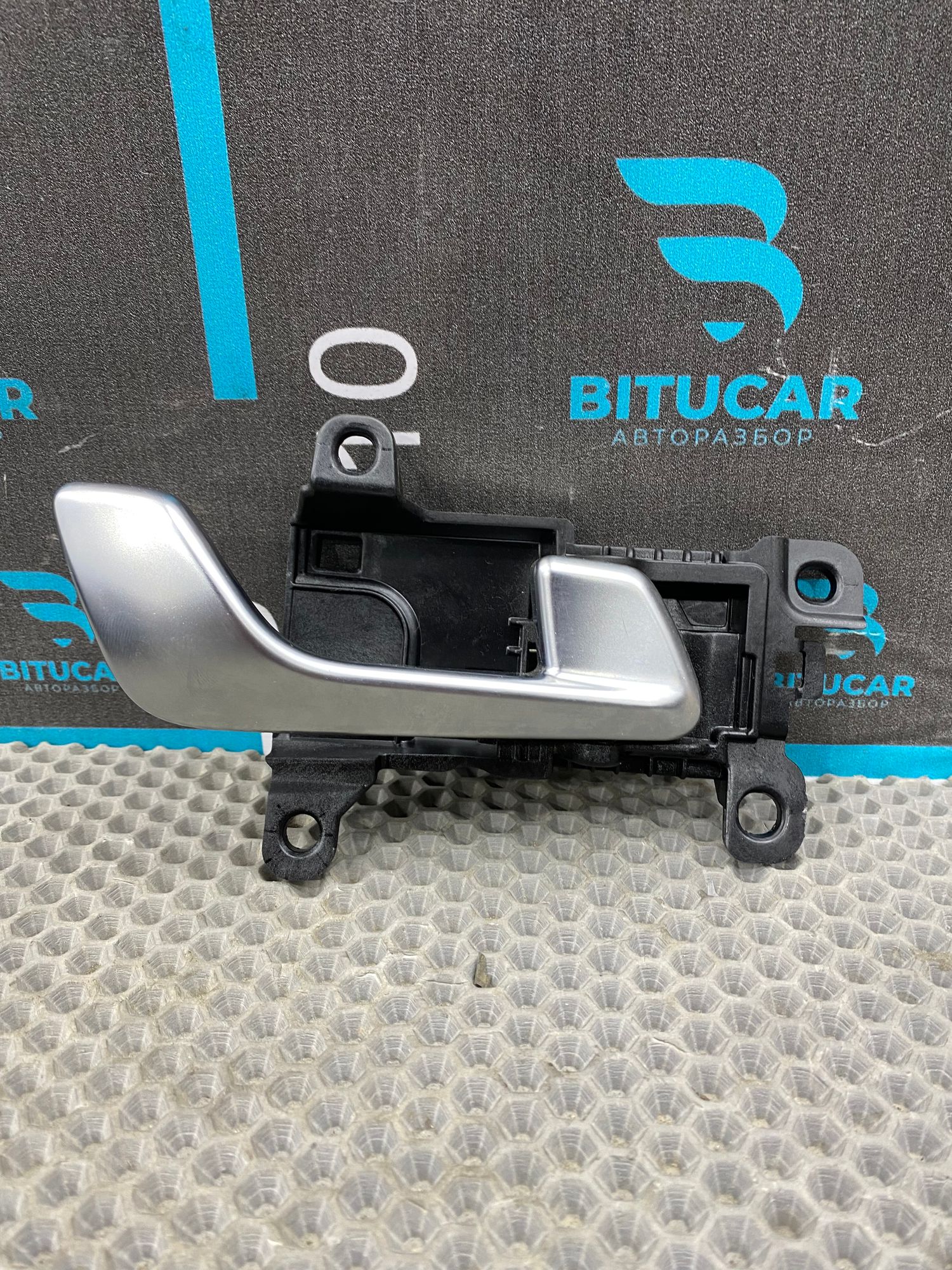 https://ycs.partsauto.market/partsauto-images/thmbs/userImages/c8f07ba63eb5b2f0f6006ea854bf8f7d/part/5d37089d-002f-4963-bd3e-4e041deb59b4_1769154229664.jpg