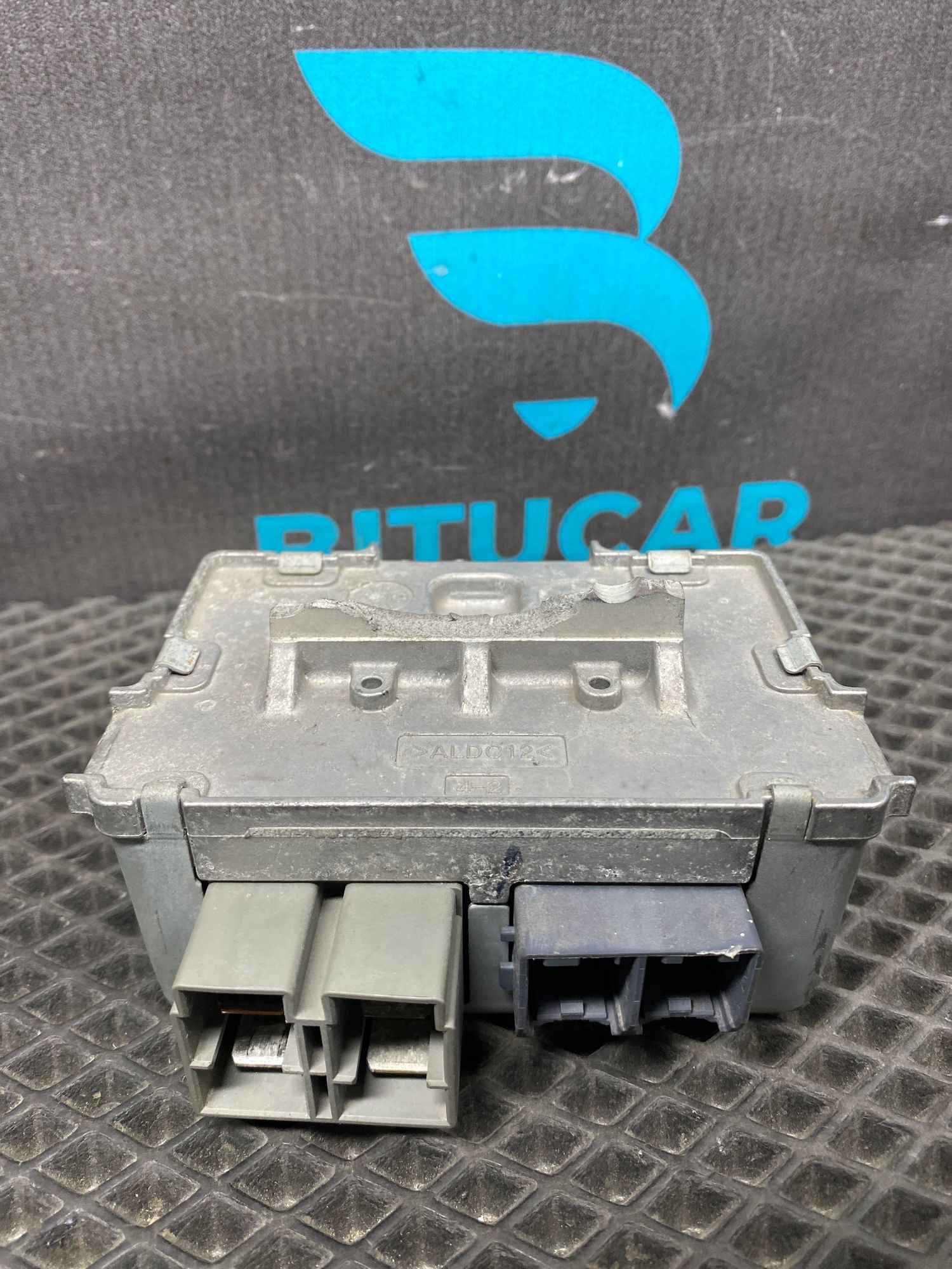 https://ycs.partsauto.market/partsauto-images/thmbs/userImages/c8f07ba63eb5b2f0f6006ea854bf8f7d/part/5e0a3d15-0c67-4c80-9d07-f8f3d43f1fbb_1776872641211.jpg
