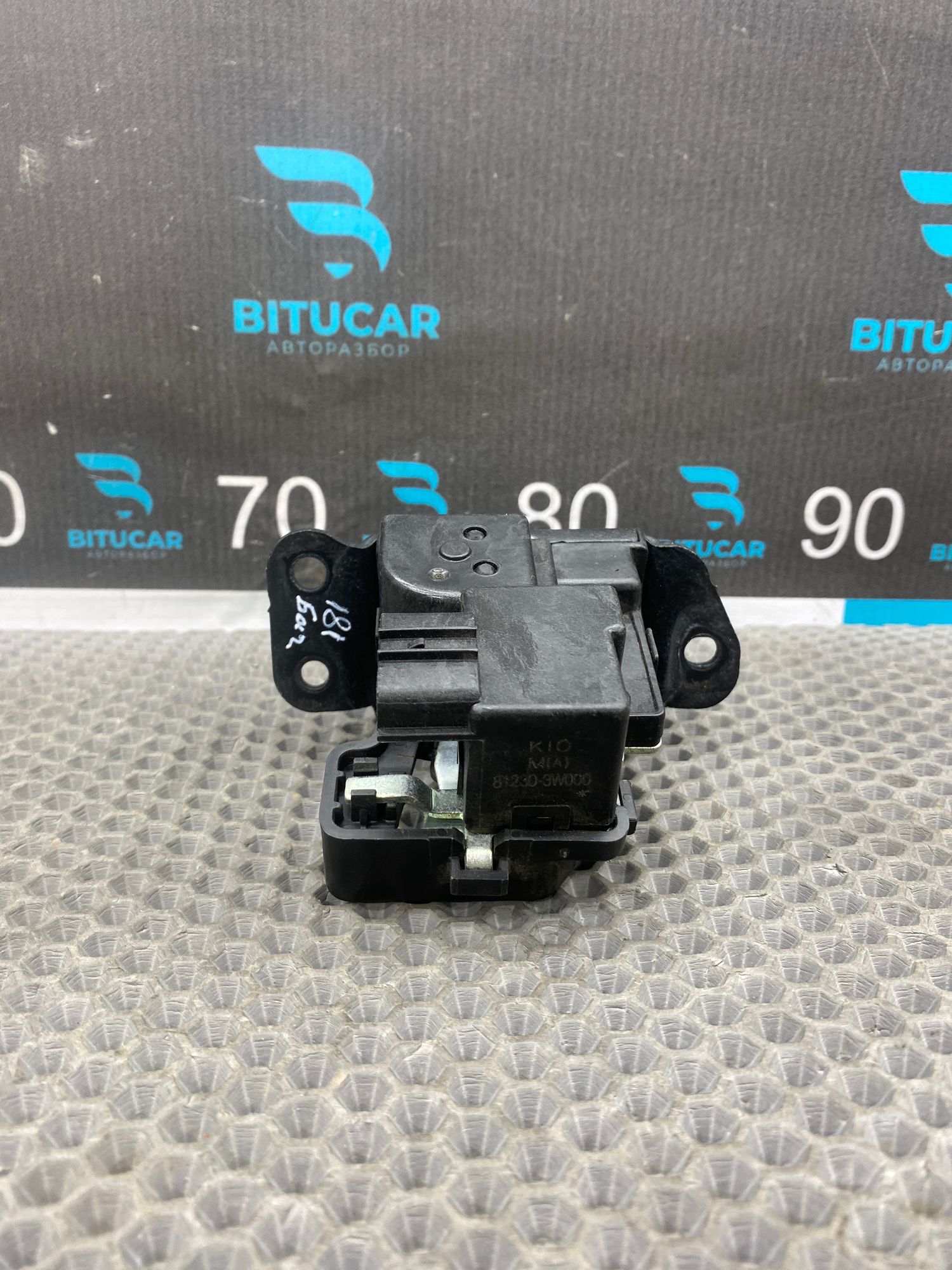 https://ycs.partsauto.market/partsauto-images/thmbs/userImages/c8f07ba63eb5b2f0f6006ea854bf8f7d/part/5e147ce2-56e5-484e-ba45-489c92388998_1766229438678.jpg