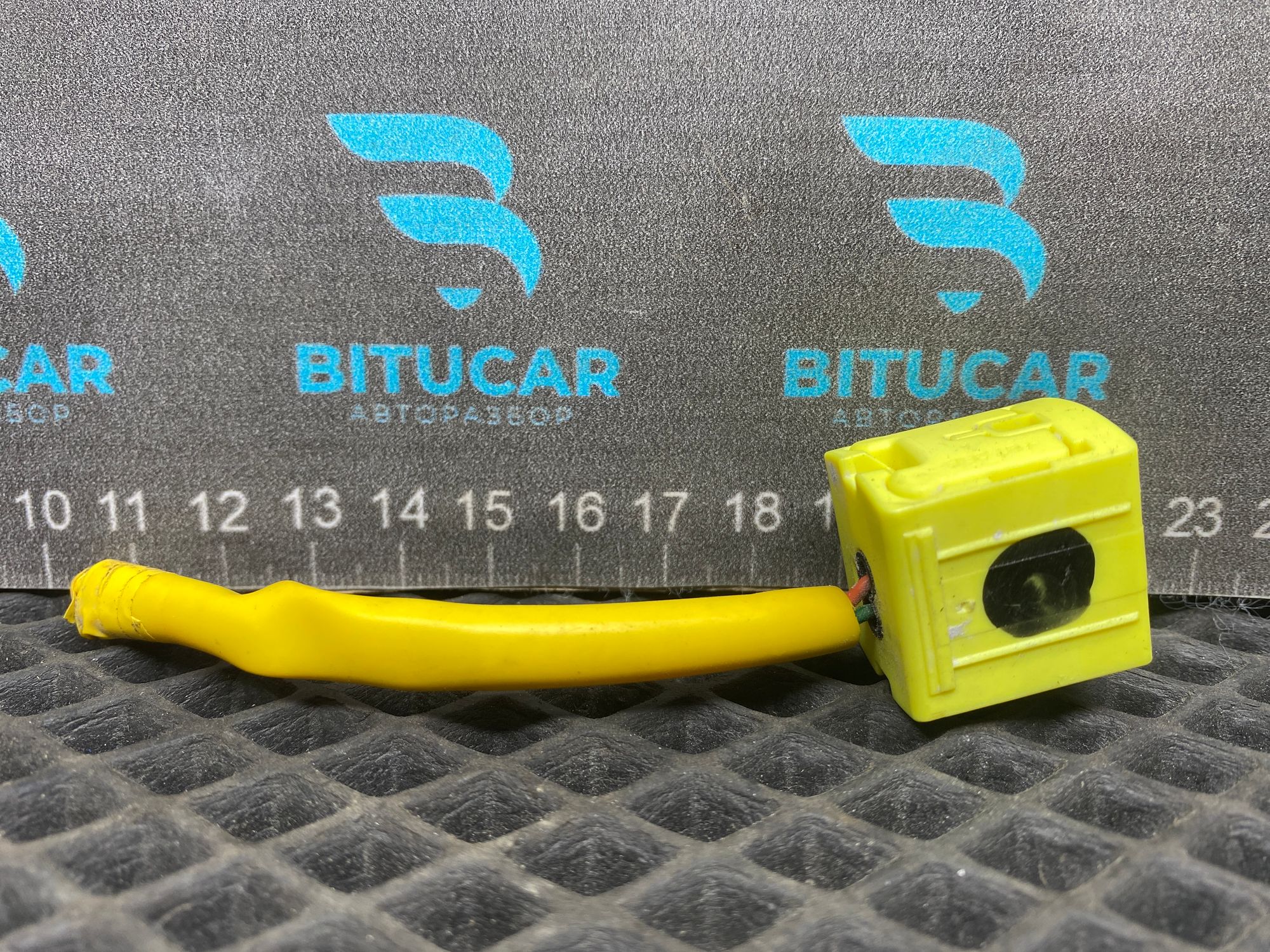 https://ycs.partsauto.market/partsauto-images/thmbs/userImages/c8f07ba63eb5b2f0f6006ea854bf8f7d/part/5eba4d39-6fa2-4a06-8526-a6110bcb02e6_1777469121690.jpg