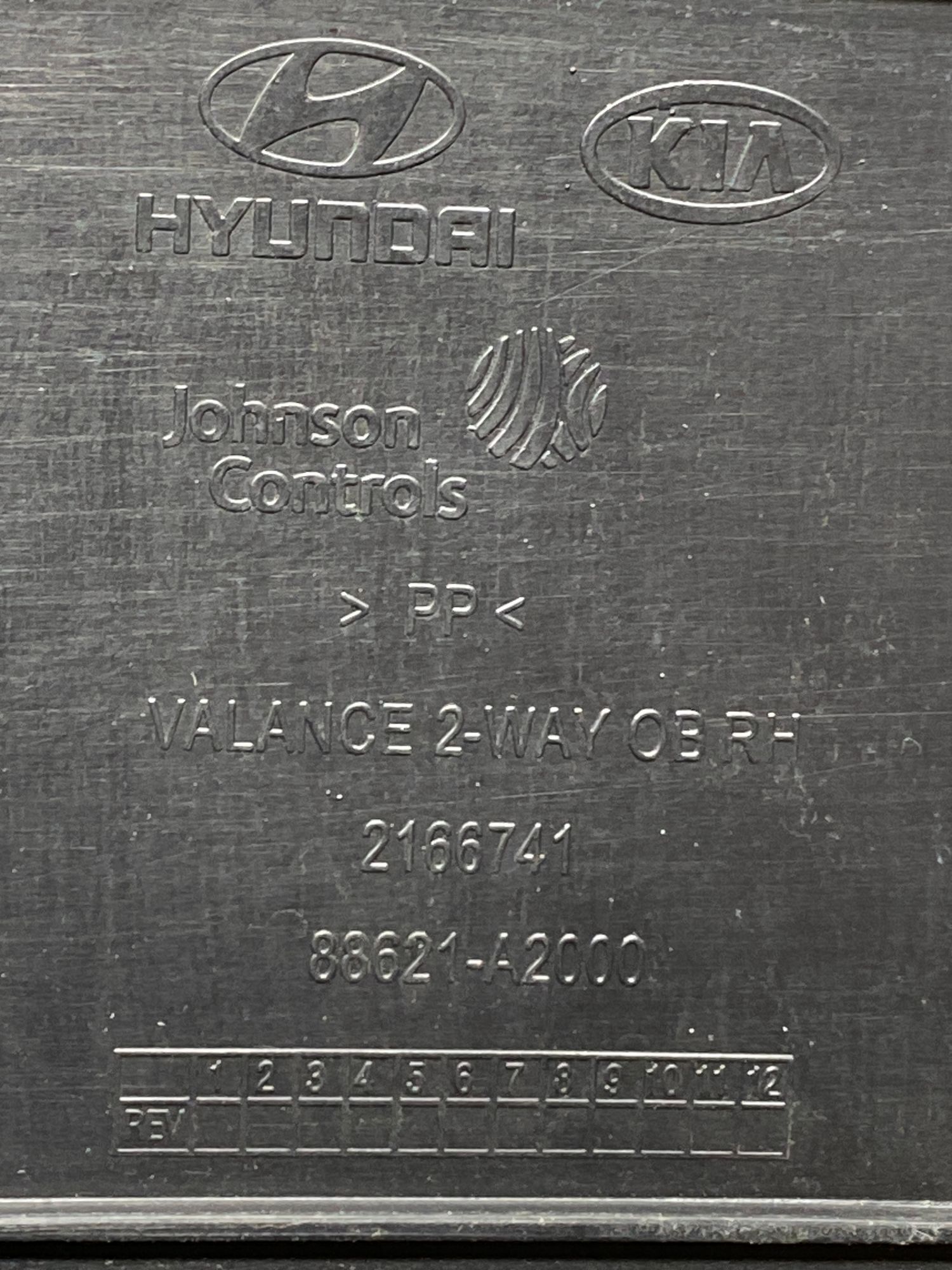 https://ycs.partsauto.market/partsauto-images/thmbs/userImages/c8f07ba63eb5b2f0f6006ea854bf8f7d/part/5f03945c-57dc-4912-9497-e266bdd1e0bf_1777620406077.jpg