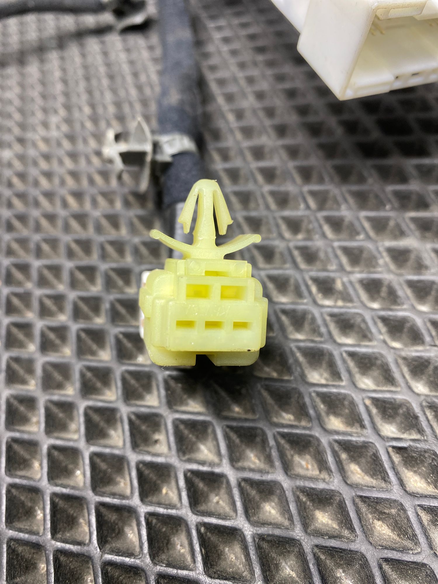 https://ycs.partsauto.market/partsauto-images/thmbs/userImages/c8f07ba63eb5b2f0f6006ea854bf8f7d/part/5f6bde04-104d-4e2e-af71-2a63c7747e19_1776857345137.jpg