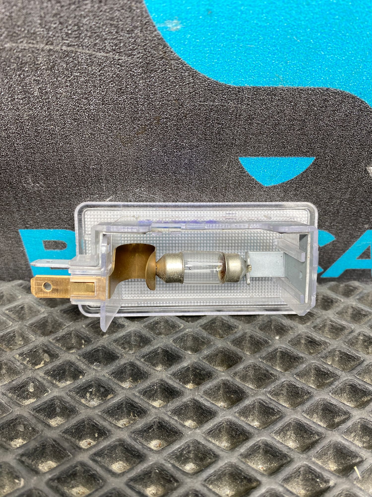 https://ycs.partsauto.market/partsauto-images/thmbs/userImages/c8f07ba63eb5b2f0f6006ea854bf8f7d/part/5f9cd46b-d726-474f-91a6-856f7e880cbb_1776855578020.jpg