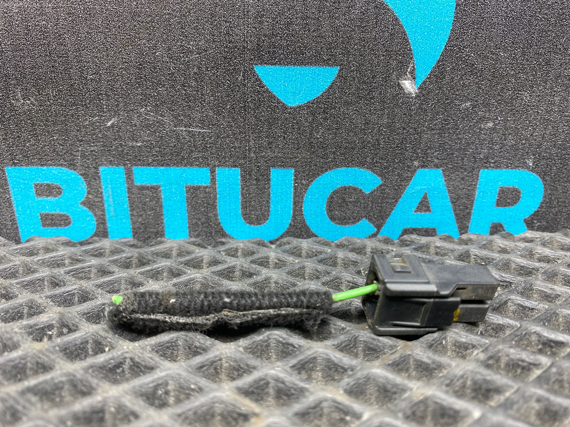 https://ycs.partsauto.market/partsauto-images/thmbs/userImages/c8f07ba63eb5b2f0f6006ea854bf8f7d/part/6048750b-36f1-49a6-a398-412041b0fa26_1776926491716.jpg