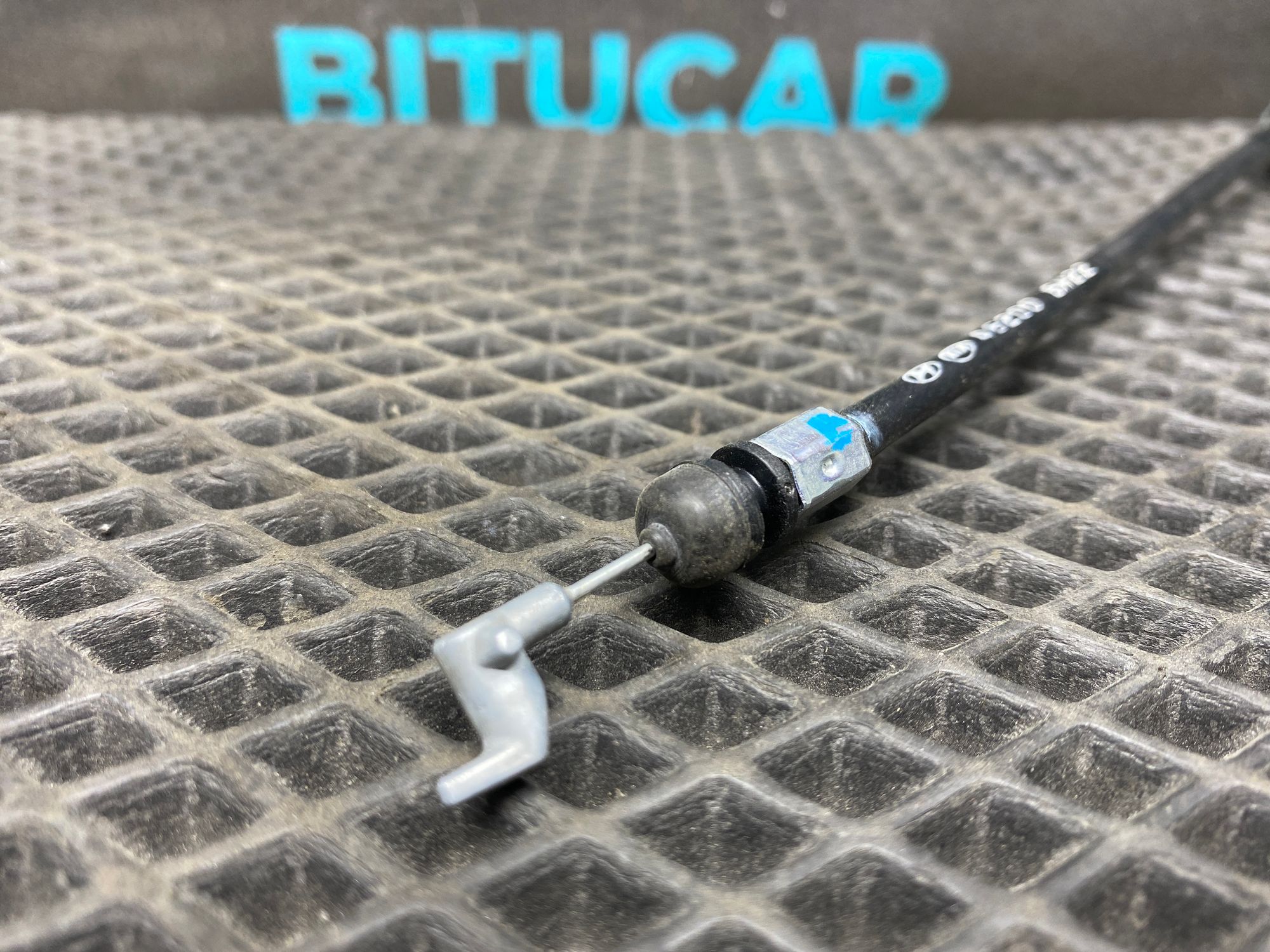 https://ycs.partsauto.market/partsauto-images/thmbs/userImages/c8f07ba63eb5b2f0f6006ea854bf8f7d/part/60c6b36d-9824-4b38-81de-6fe881485a7c_1777450493420.jpg