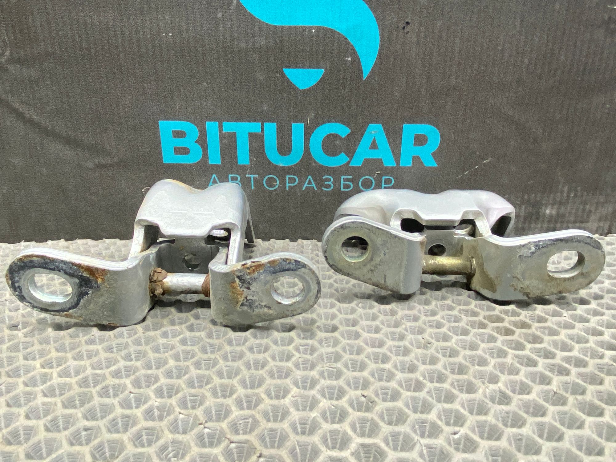 https://ycs.partsauto.market/partsauto-images/thmbs/userImages/c8f07ba63eb5b2f0f6006ea854bf8f7d/part/6114027e-c4dc-4b83-a37b-9fc83cb15855_1777547920713.jpg